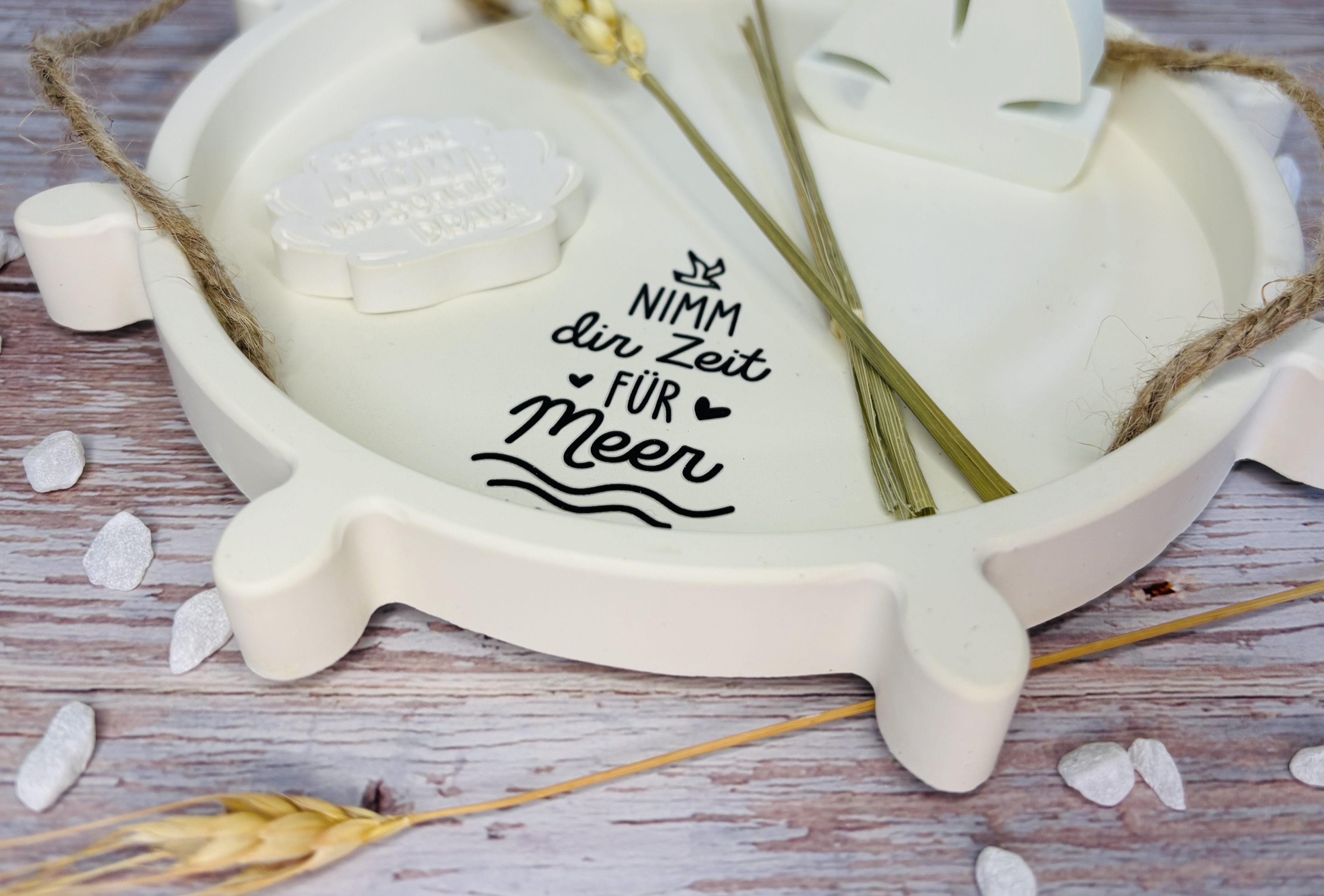 Dekoratives Tablett im maritimen Stil