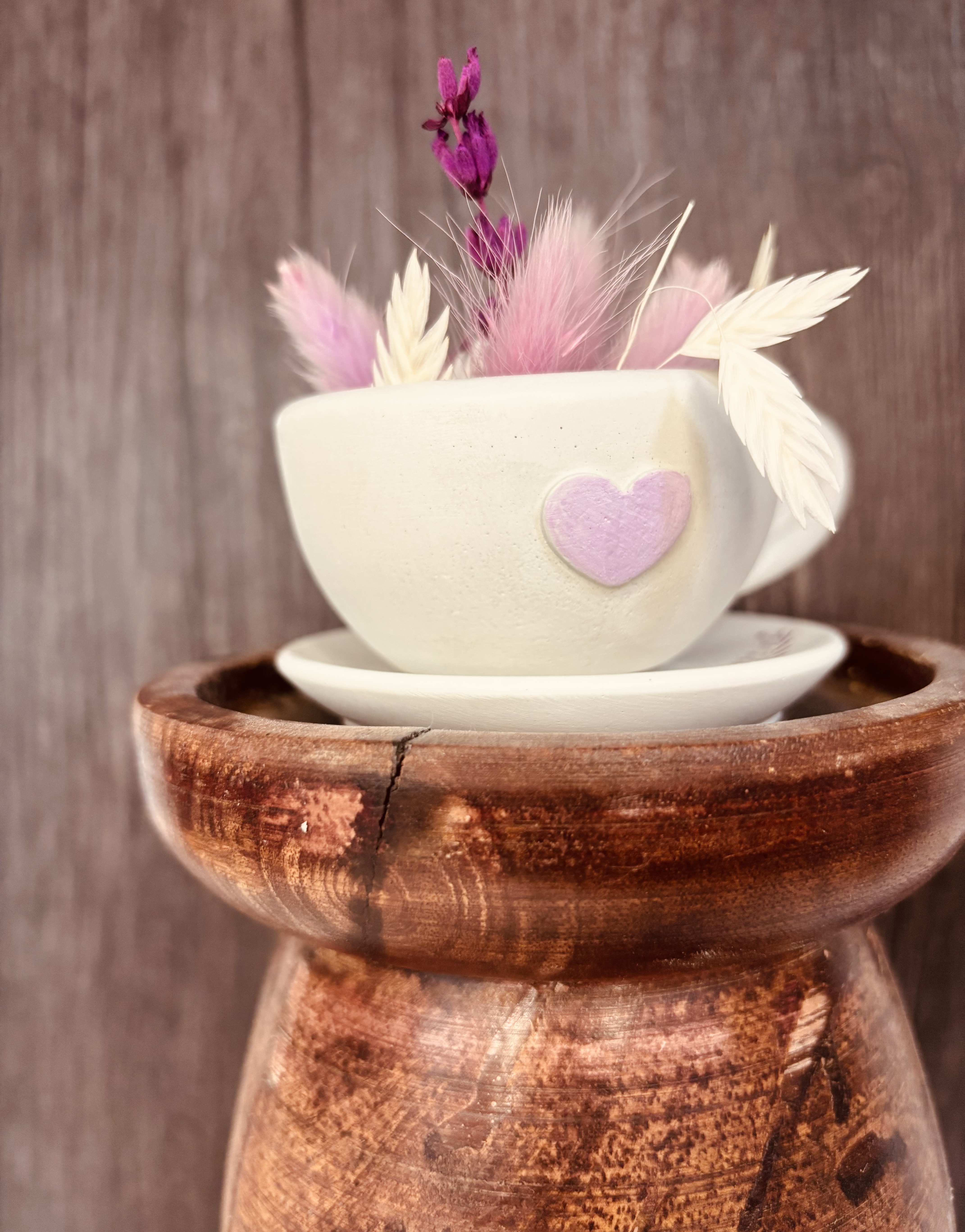 Dekotasse mit Trockenblumen