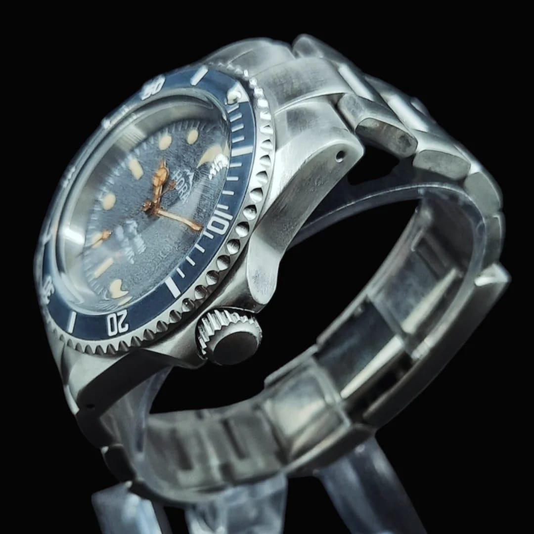 THE DIVER "MEDIUM" VINTAGE