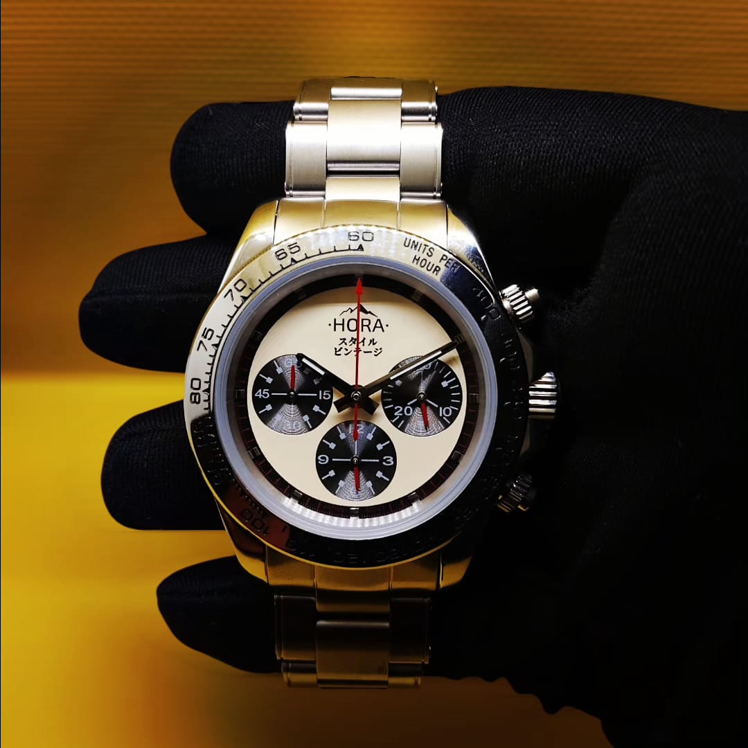 THE CHRONOGRAPH "NOVUS" VINTAGE