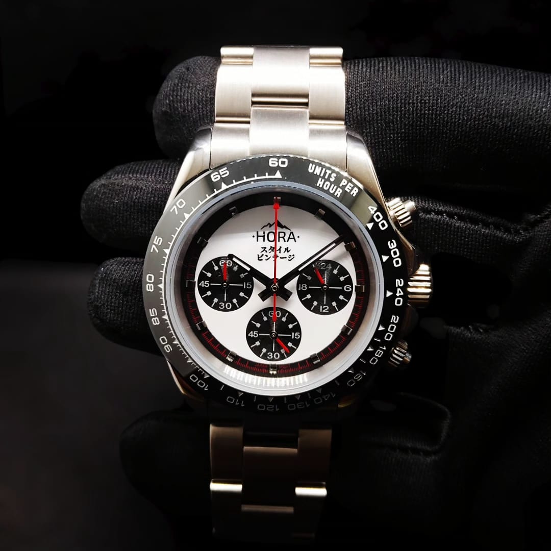 THE CHRONOGRAPH "NOVUS" VINTAGE