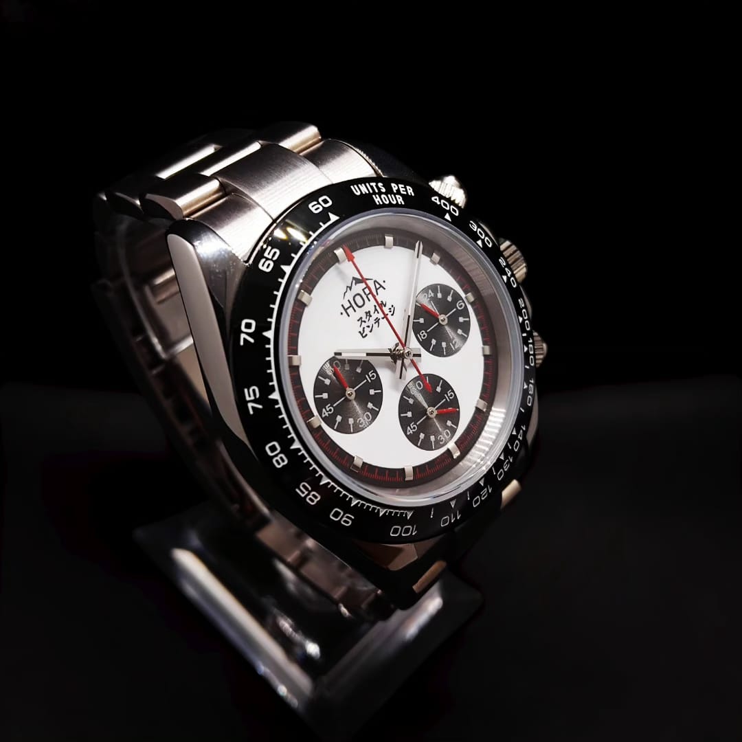 THE CHRONOGRAPH "NOVUS" VINTAGE