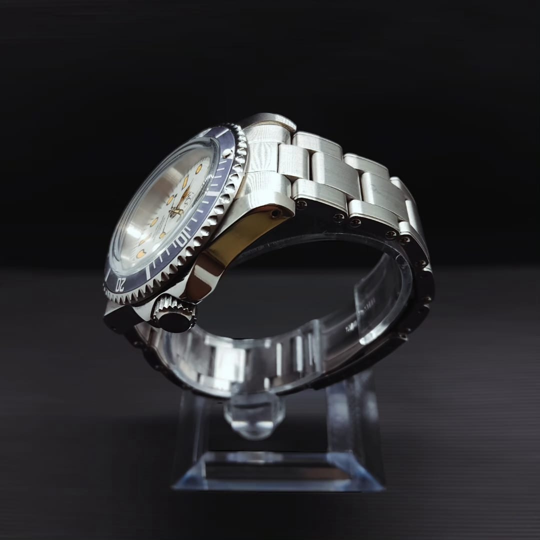 THE DIVER "MEDIUM" VINTAGE