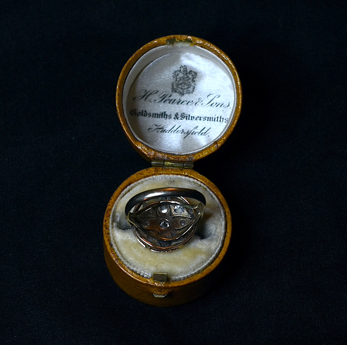 Art Deco laikų balto ir geltono aukso žiedas su rožės šlifo deimantais