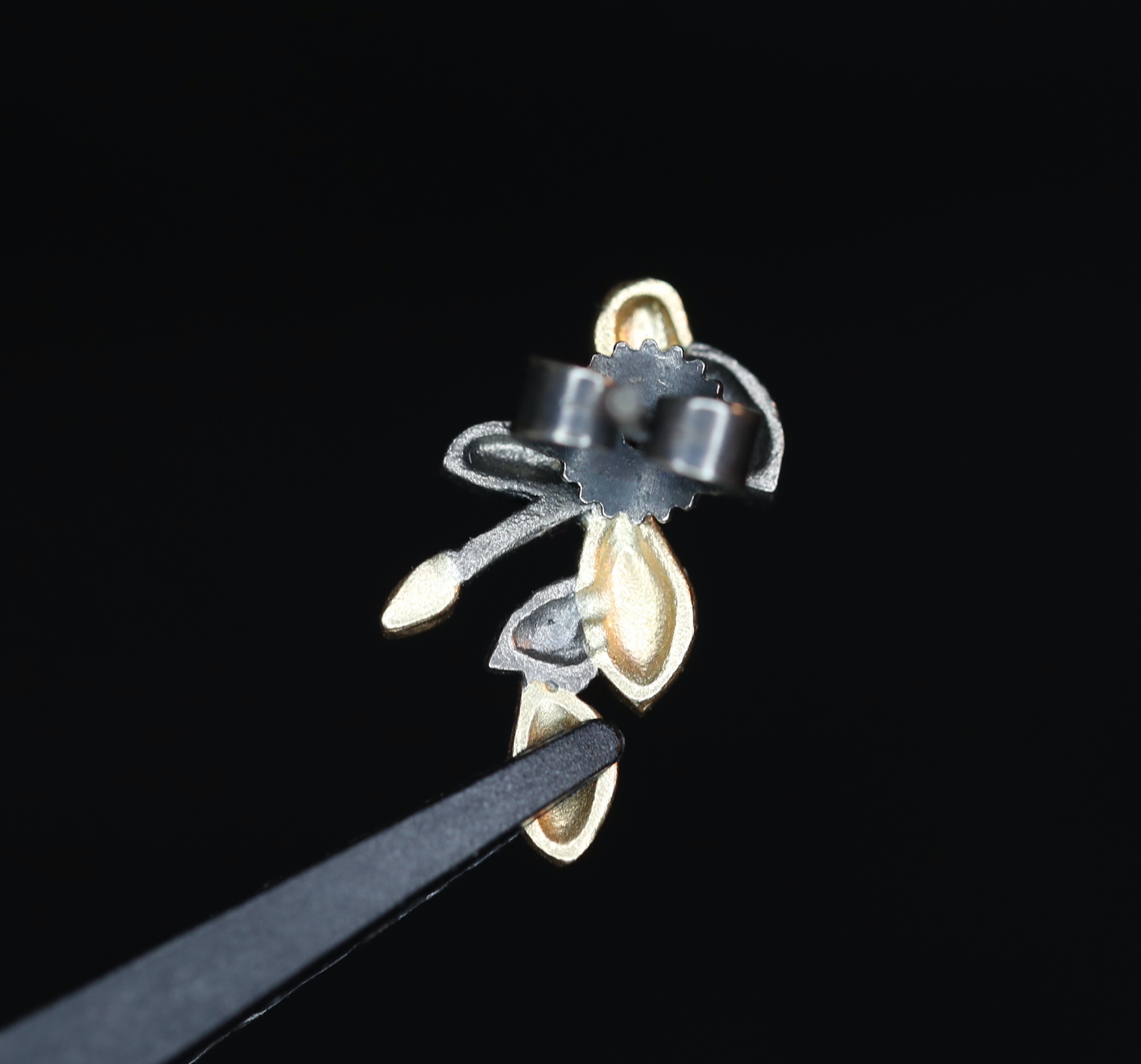 Juodinto sidabro ir geltono aukso auskarai