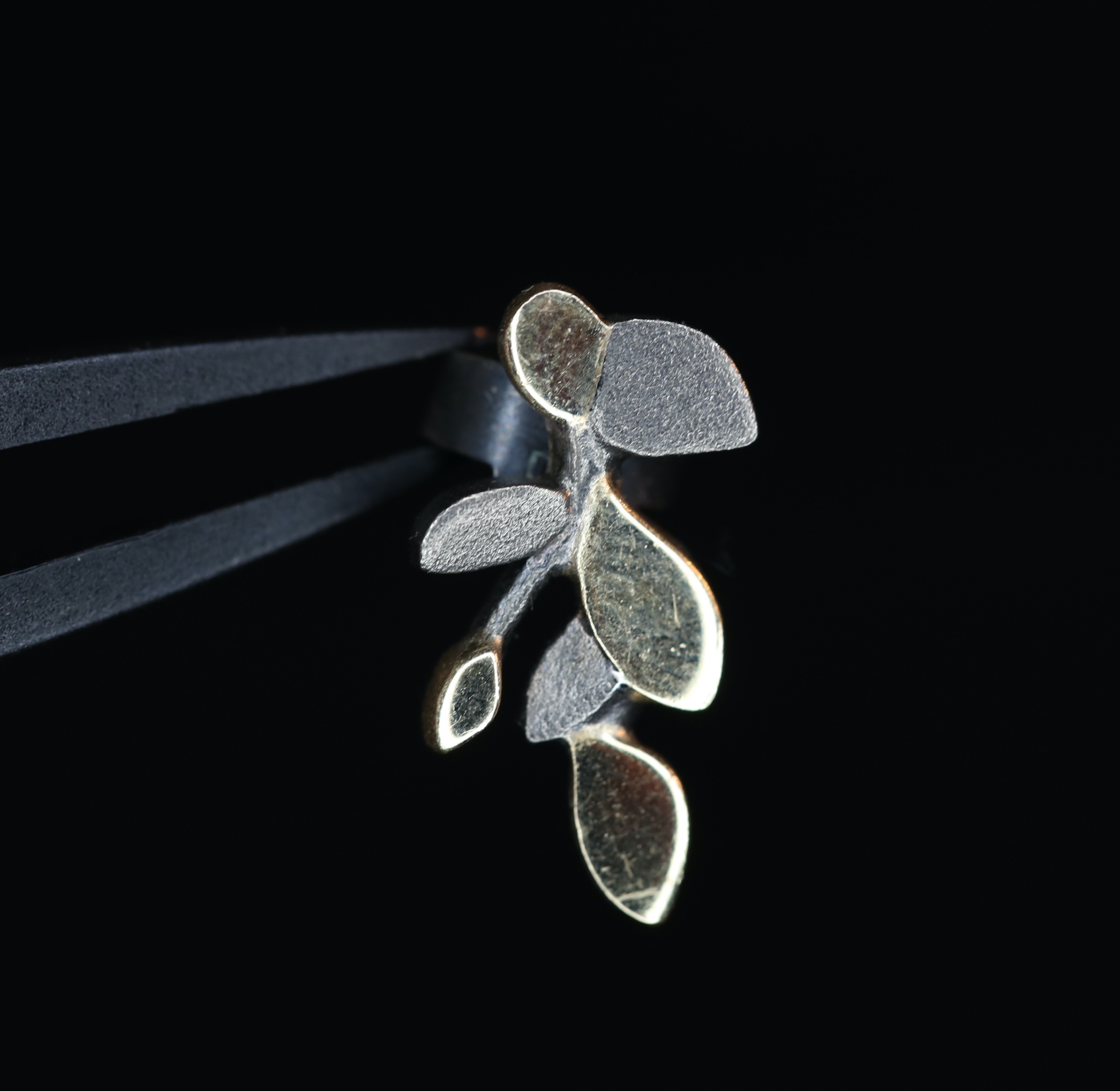 Juodinto sidabro ir geltono aukso auskarai