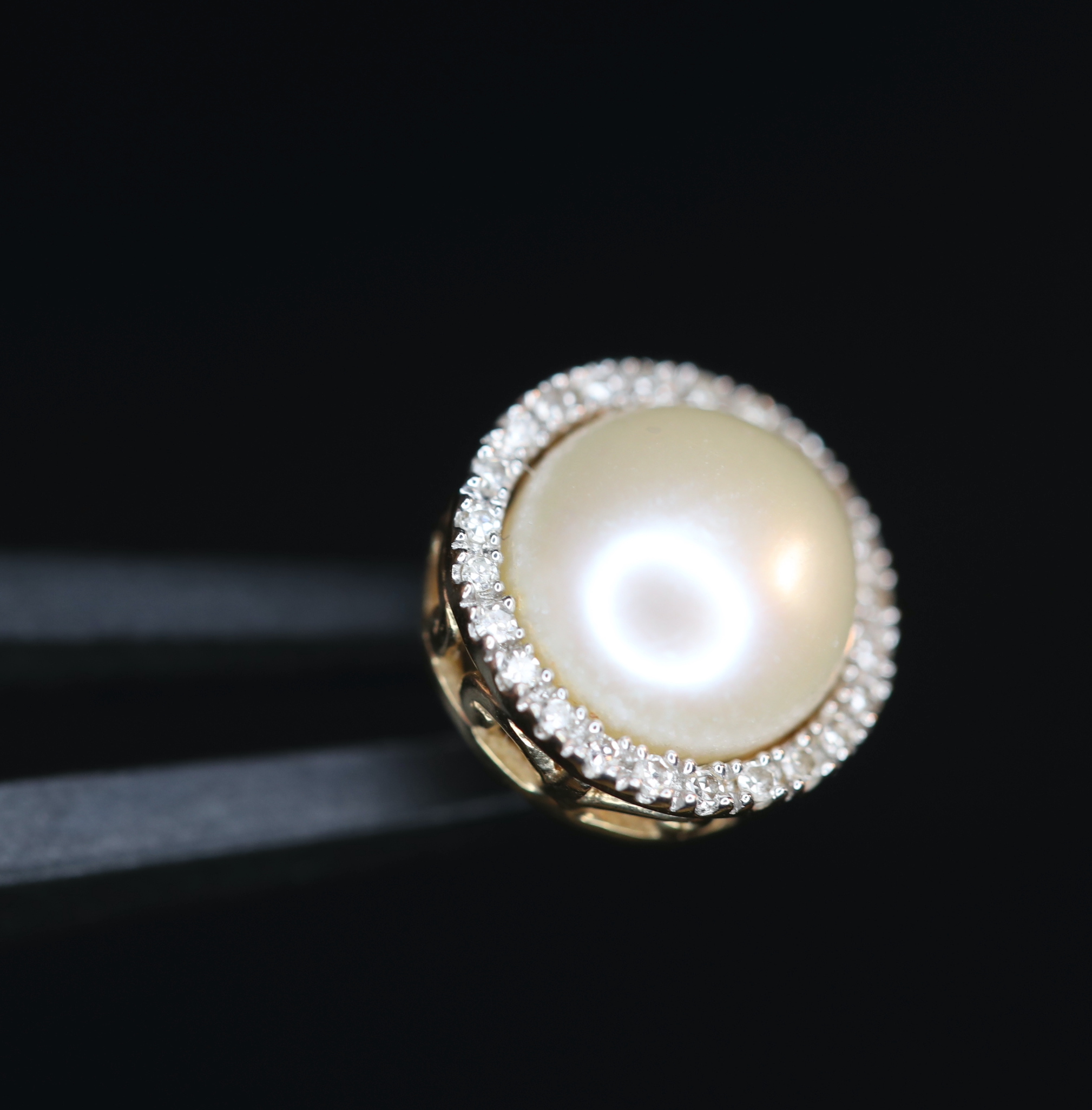 Geltono aukso auskarai su perlais ir deimantais