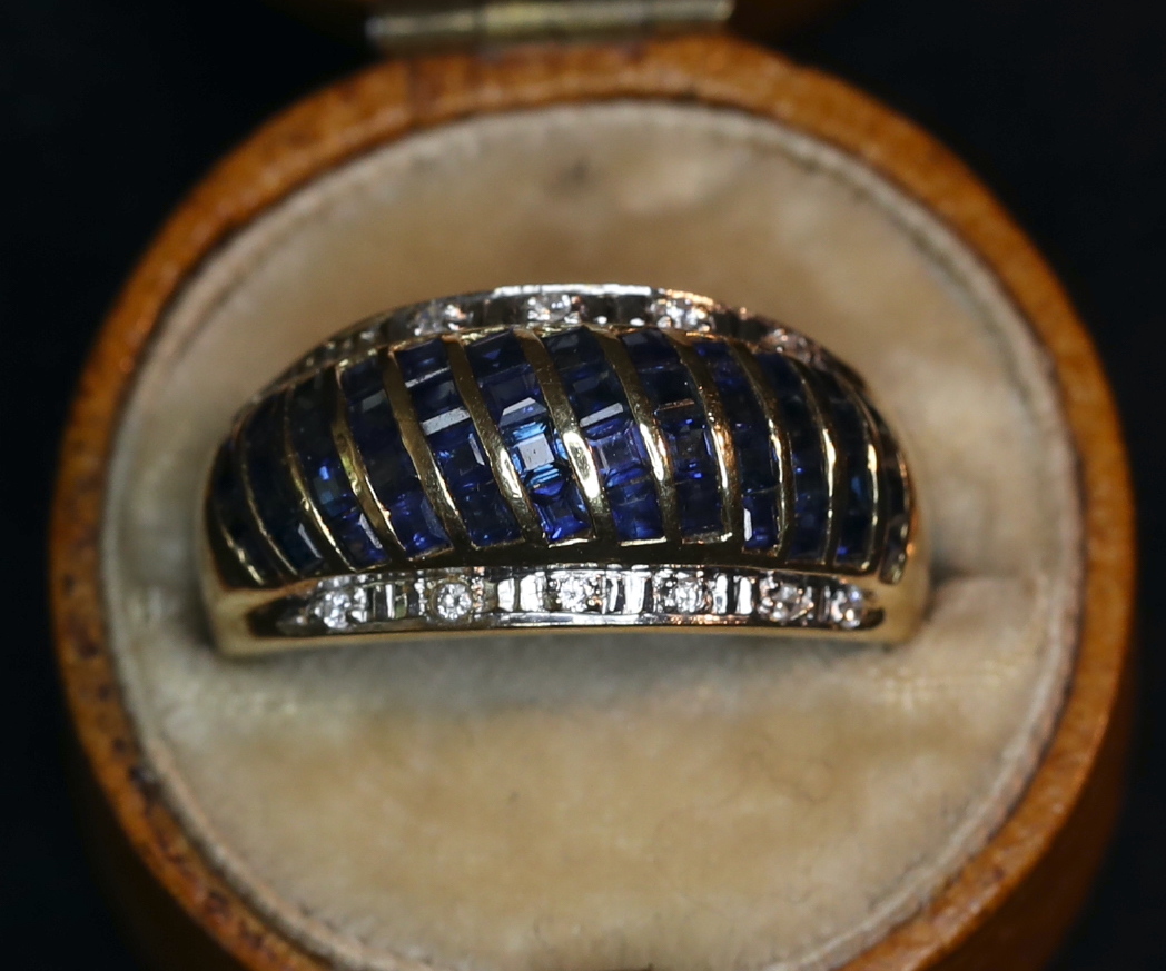 Auksinis žiedas su safyrais