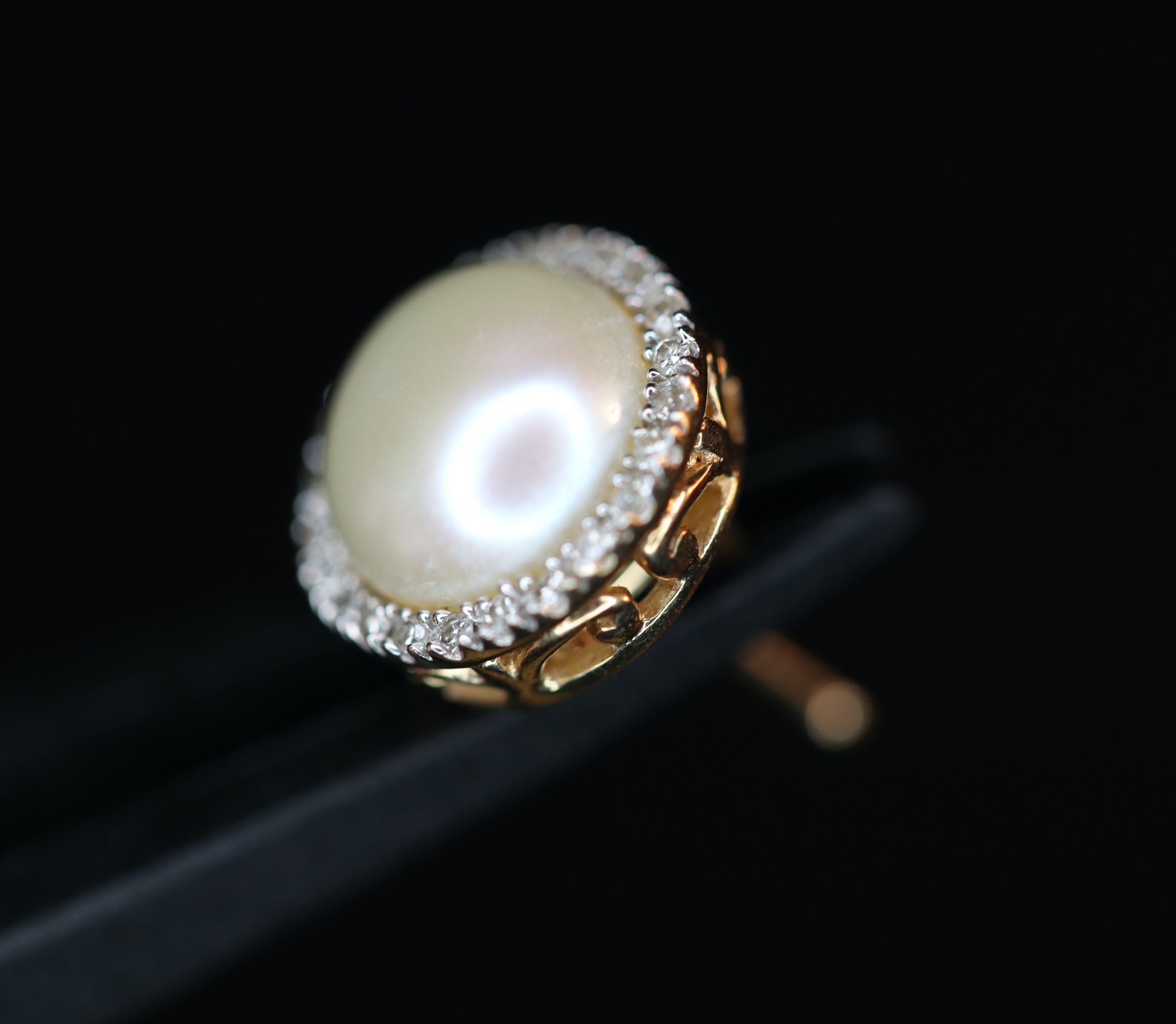 Geltono aukso auskarai su perlais ir deimantais