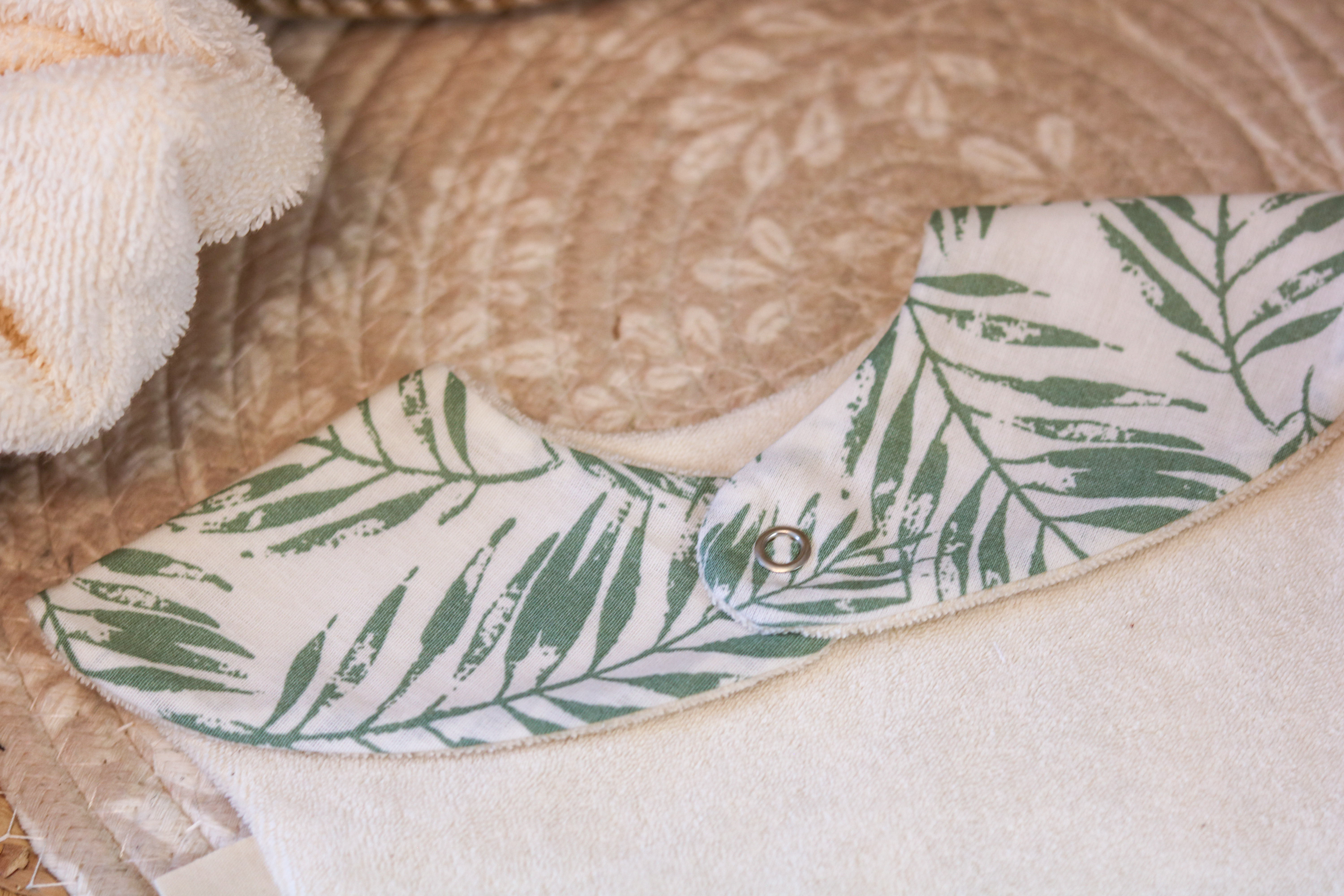 Bavoir Feuilles Vertes 