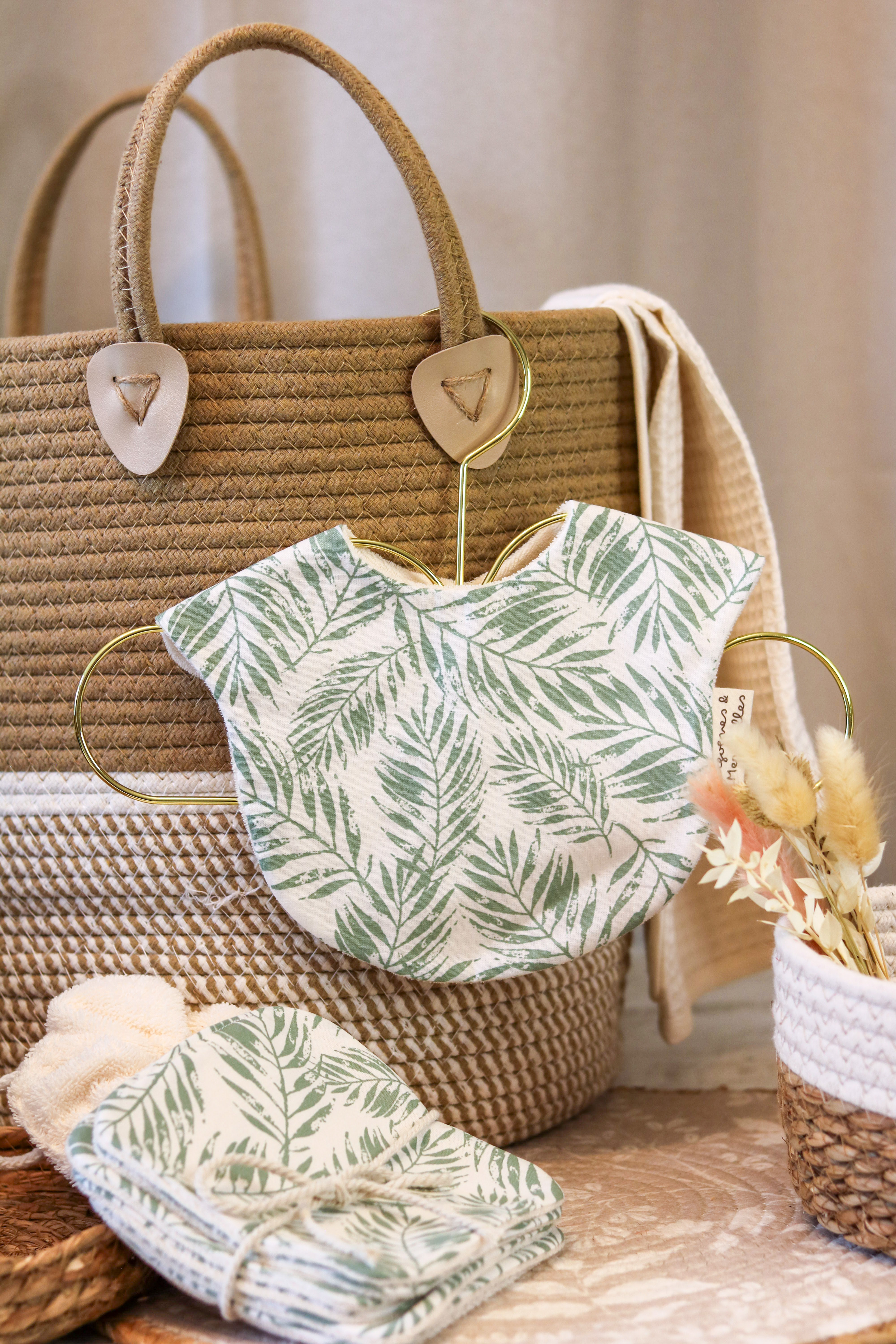 Bavoir Feuilles Vertes