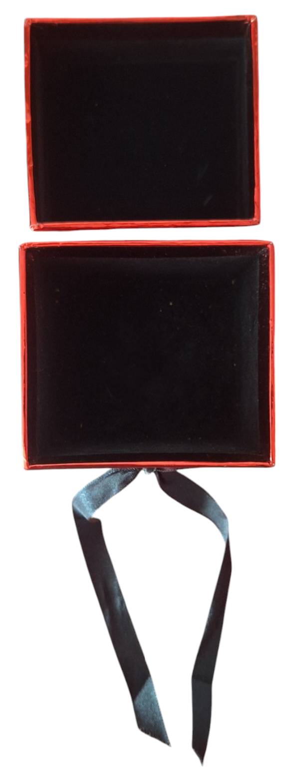 Caja de Regalo Roja con Lazo Negro