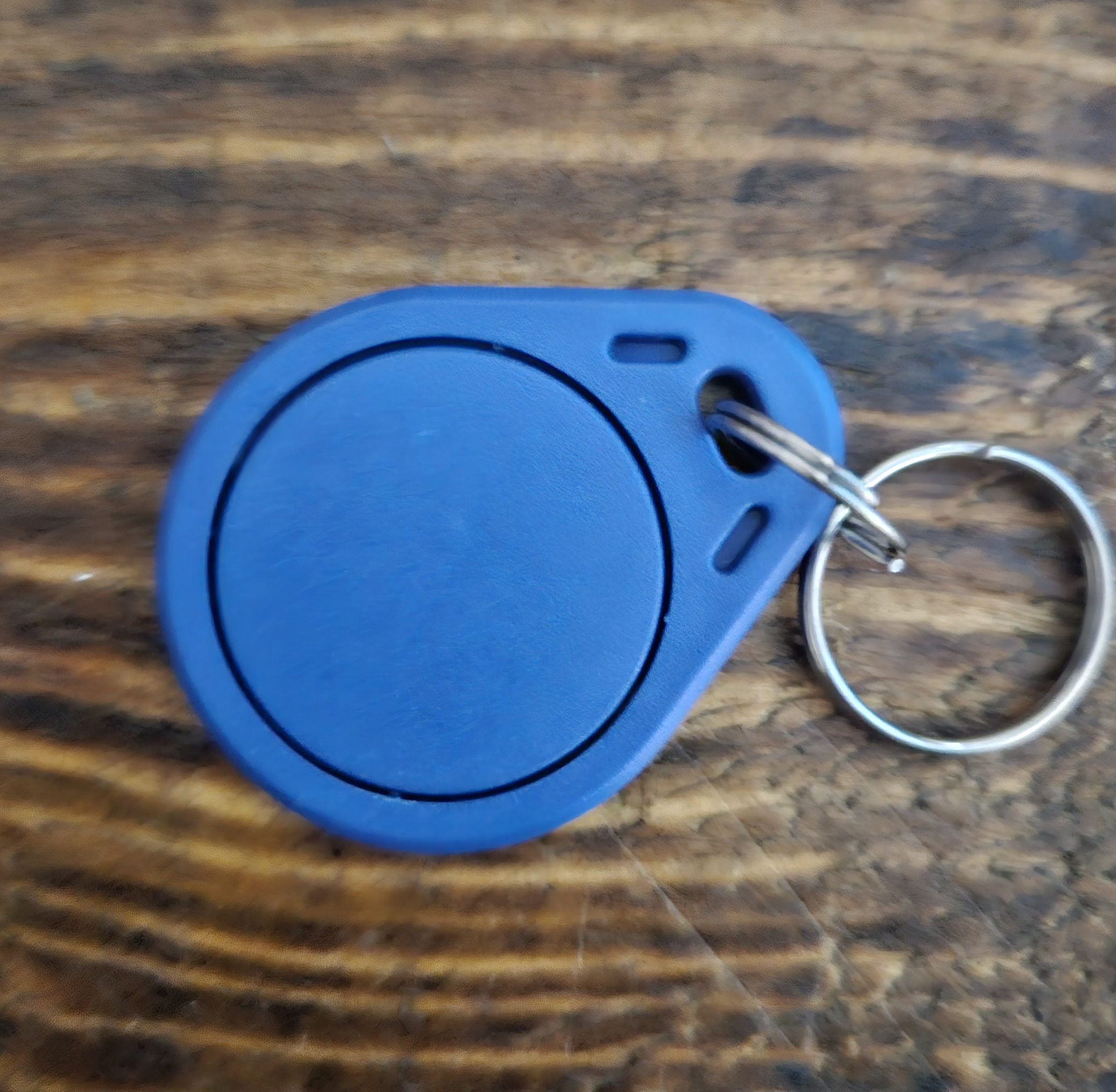 Badge personnalisé avec création de plusieurs liens de redirection, gérés par nos soins