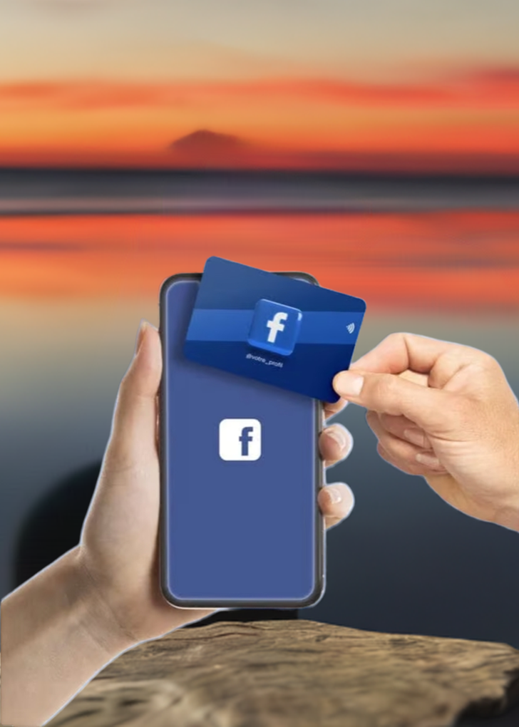 Carte Connectée NFC (personnalisée) de demande de suivis facebook