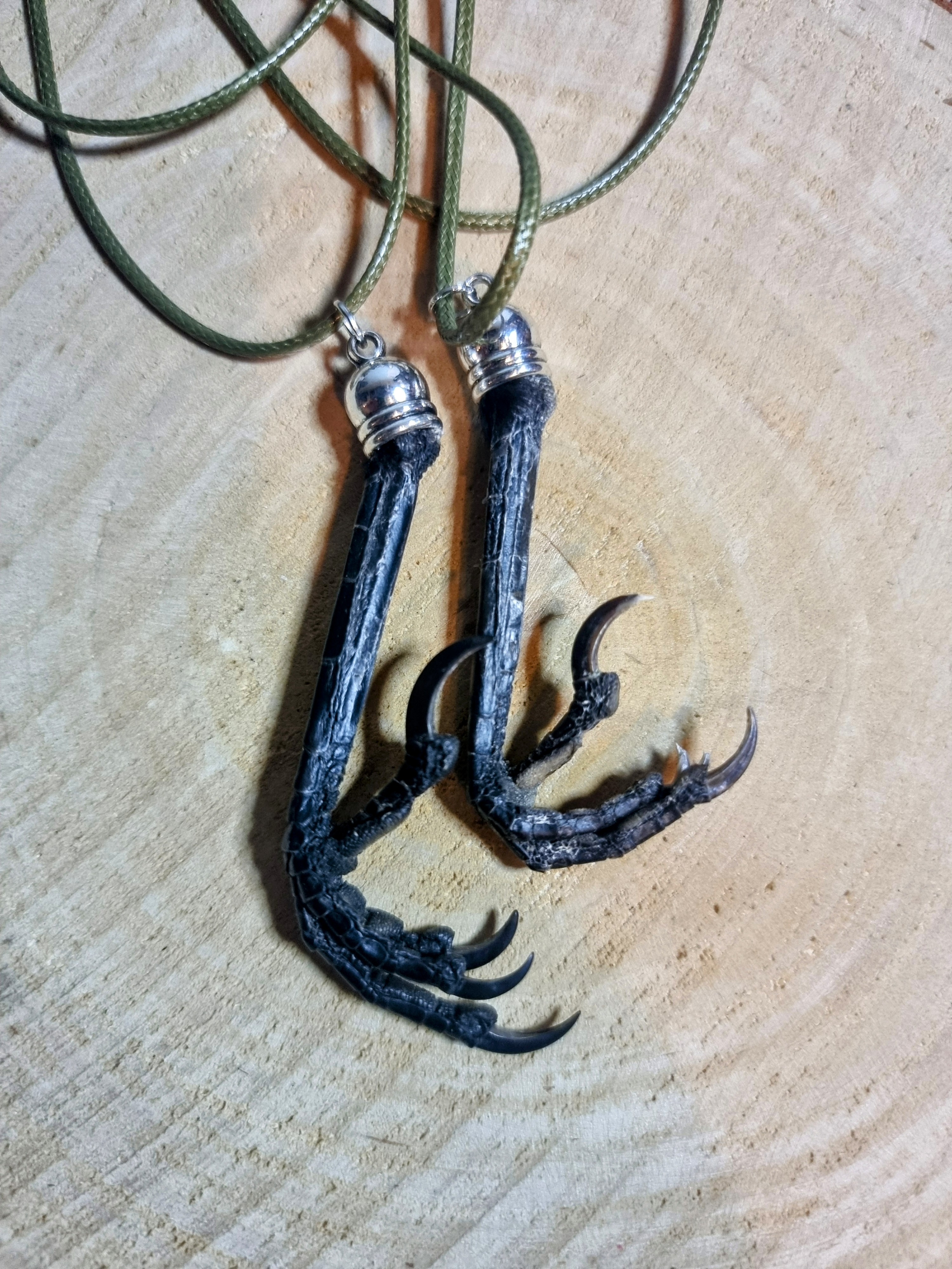 Magpie Foot Necklace