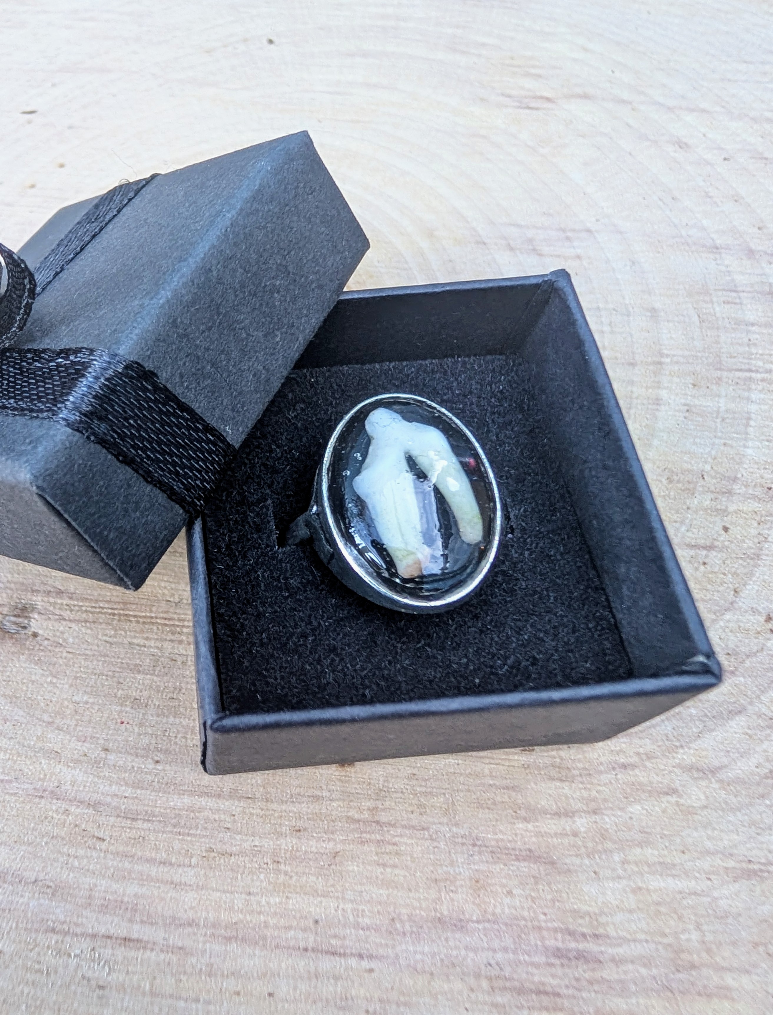 Curios Ring