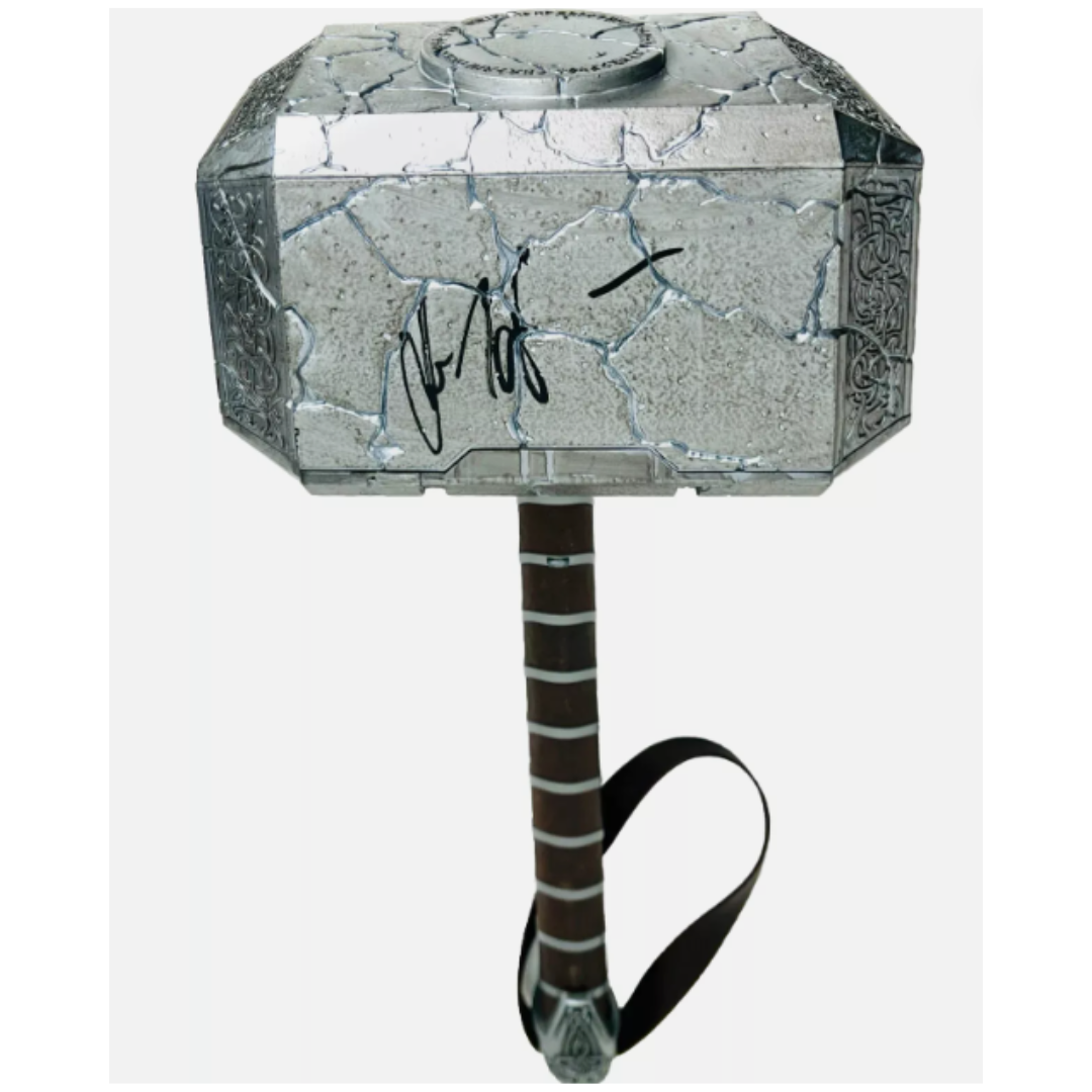 Marteau de Thor signé par Cris Hermsworth