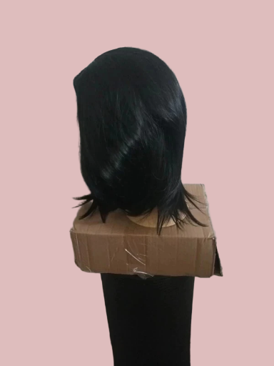 Synthetische hair silky straight middle part short wig kleur 1b 35cm