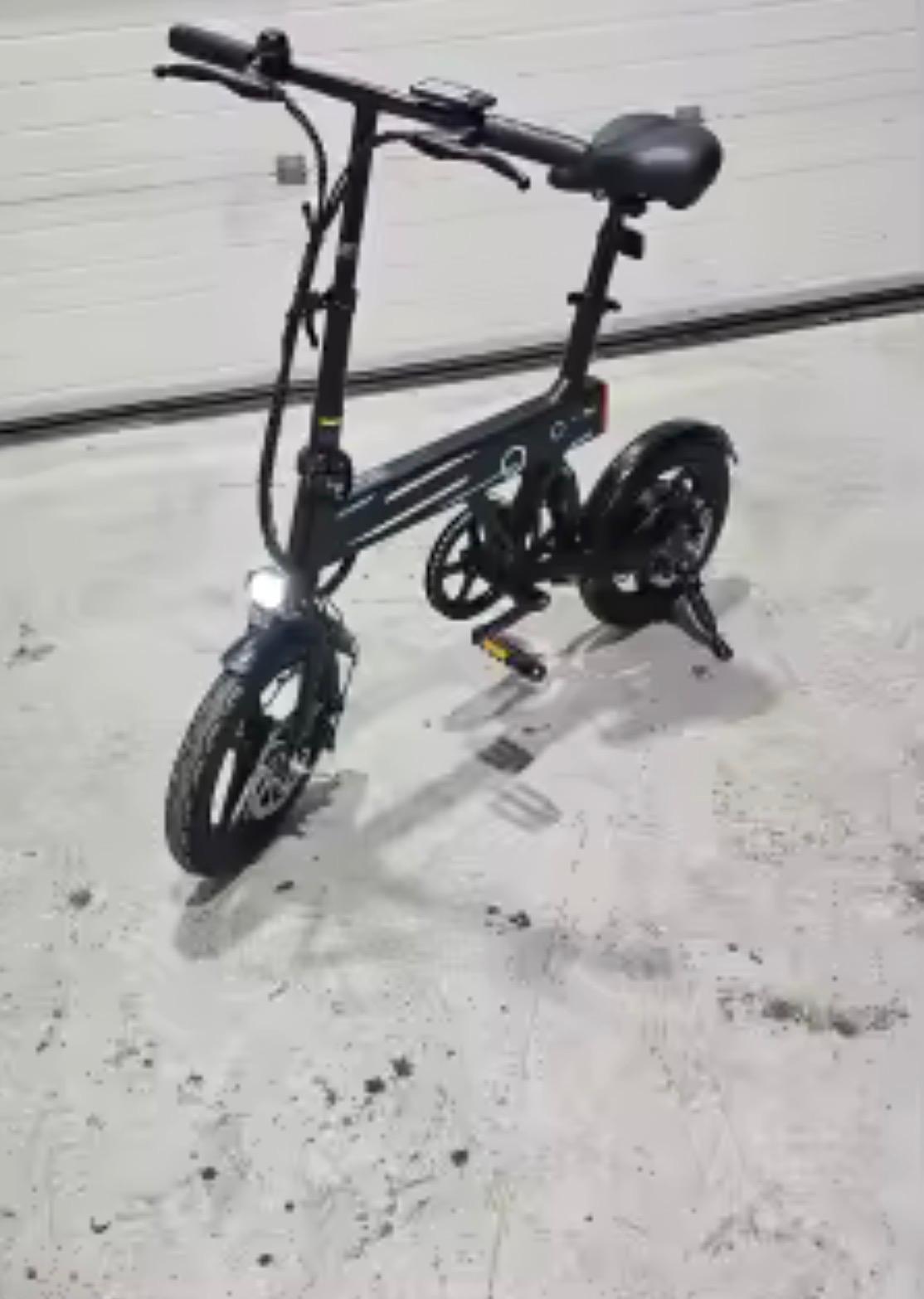 E-bike met 14 inch wielmaat motor 250 W 25 km