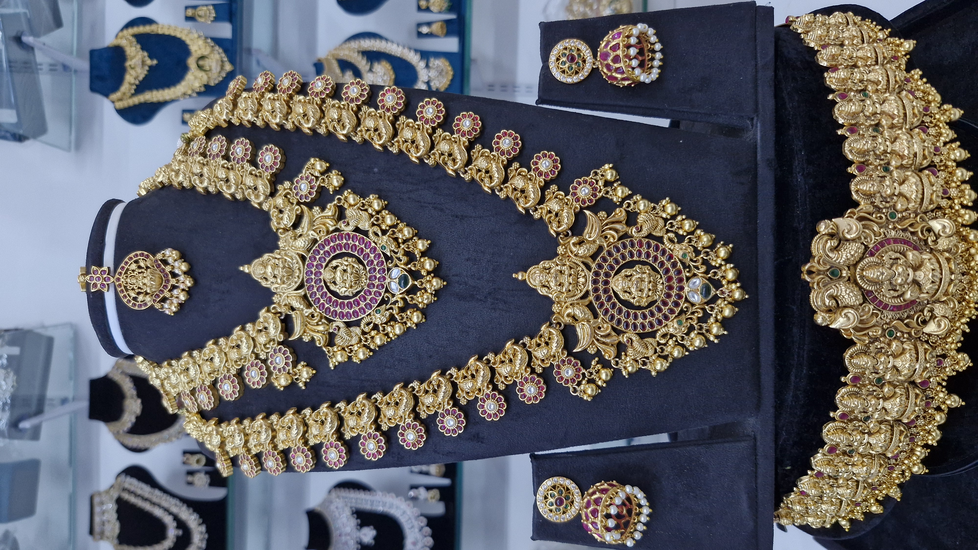 Traditional South Indian Gold Jewelry Set