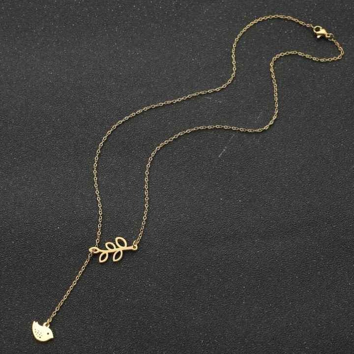 Discover elegant waterproof 18K gold and silver stainless steel minimalist necklaces — fine jewelry for women, perfect for daily wear, gifting, and special occasions.