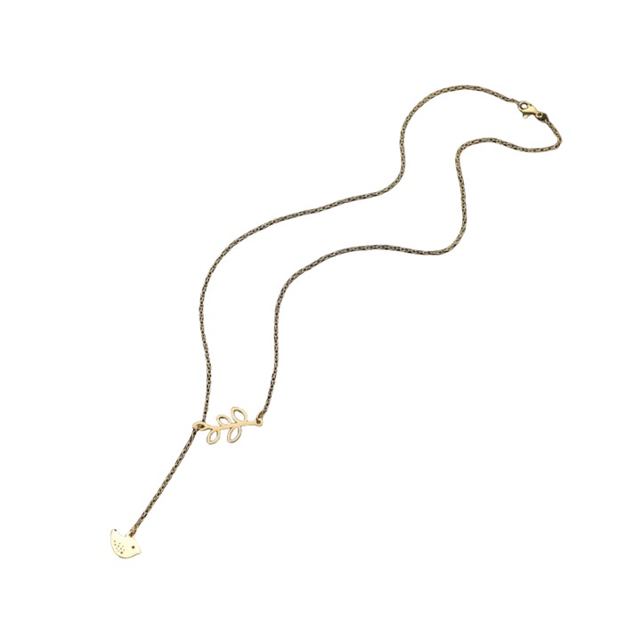 Discover elegant waterproof 18K gold and silver stainless steel minimalist necklaces — fine jewelry for women, perfect for daily wear, gifting, and special occasions.