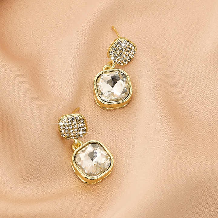 Shine with elegance in square zircon diamond earrings — high-end light luxury fashion jewelry, perfect for daily wear, parties, and special occasions.