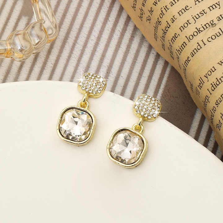 Shine with elegance in square zircon diamond earrings — high-end light luxury fashion jewelry, perfect for daily wear, parties, and special occasions.