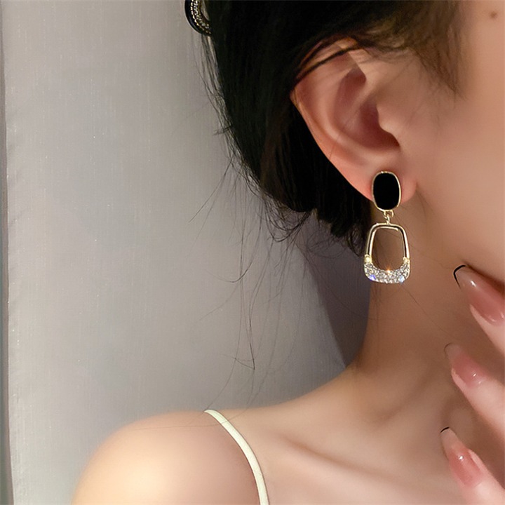 Fashionable 925 Silver Needle Earrings - Luxurious Alloy Earrings for Women