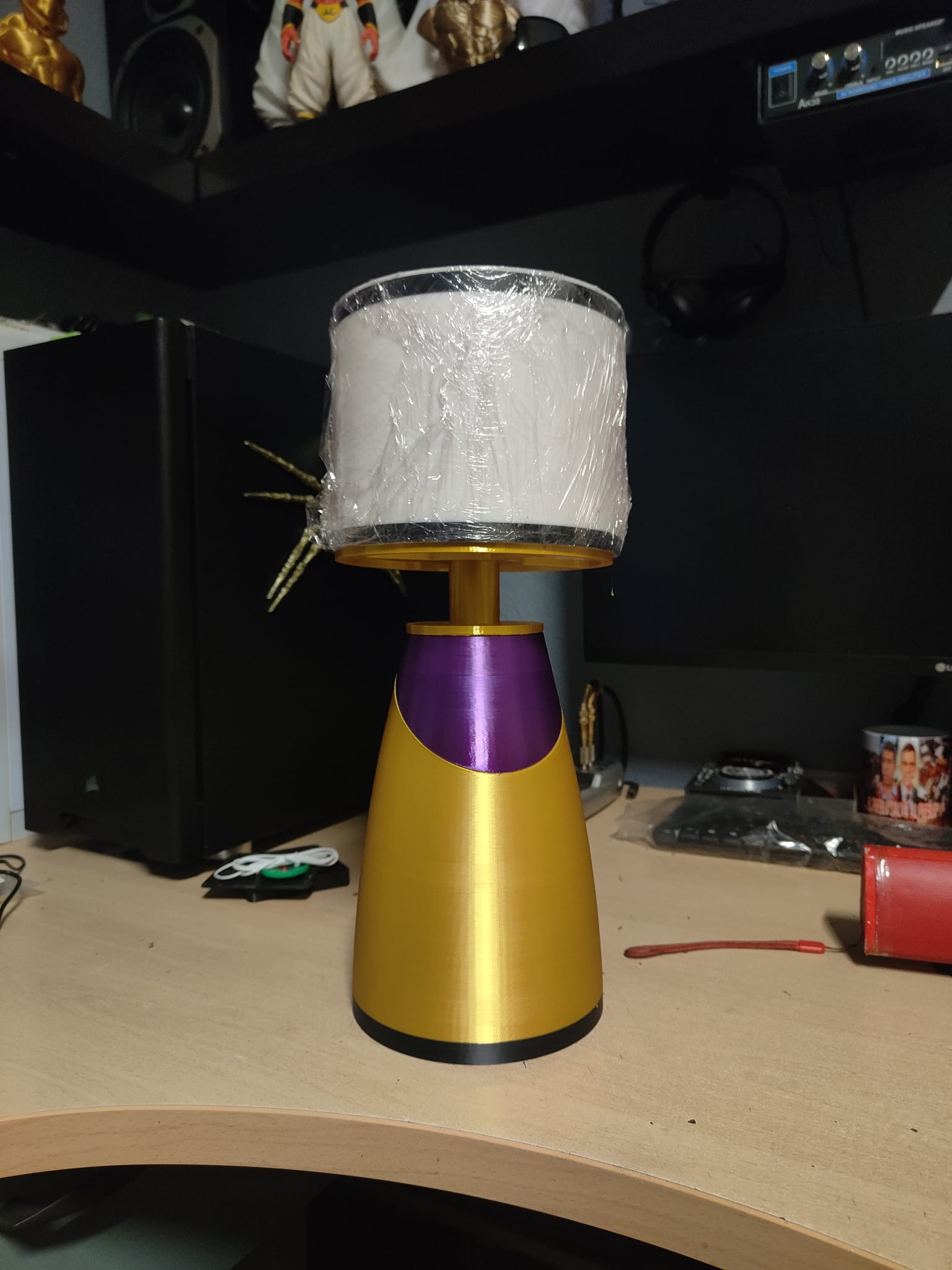 Lámpara de mesa moderna