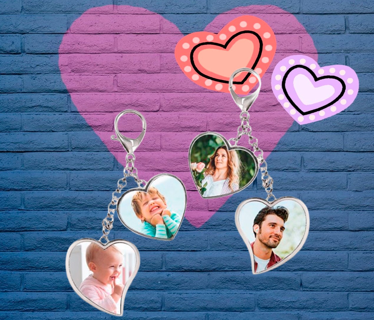 Llavero mosquetón con corazones 