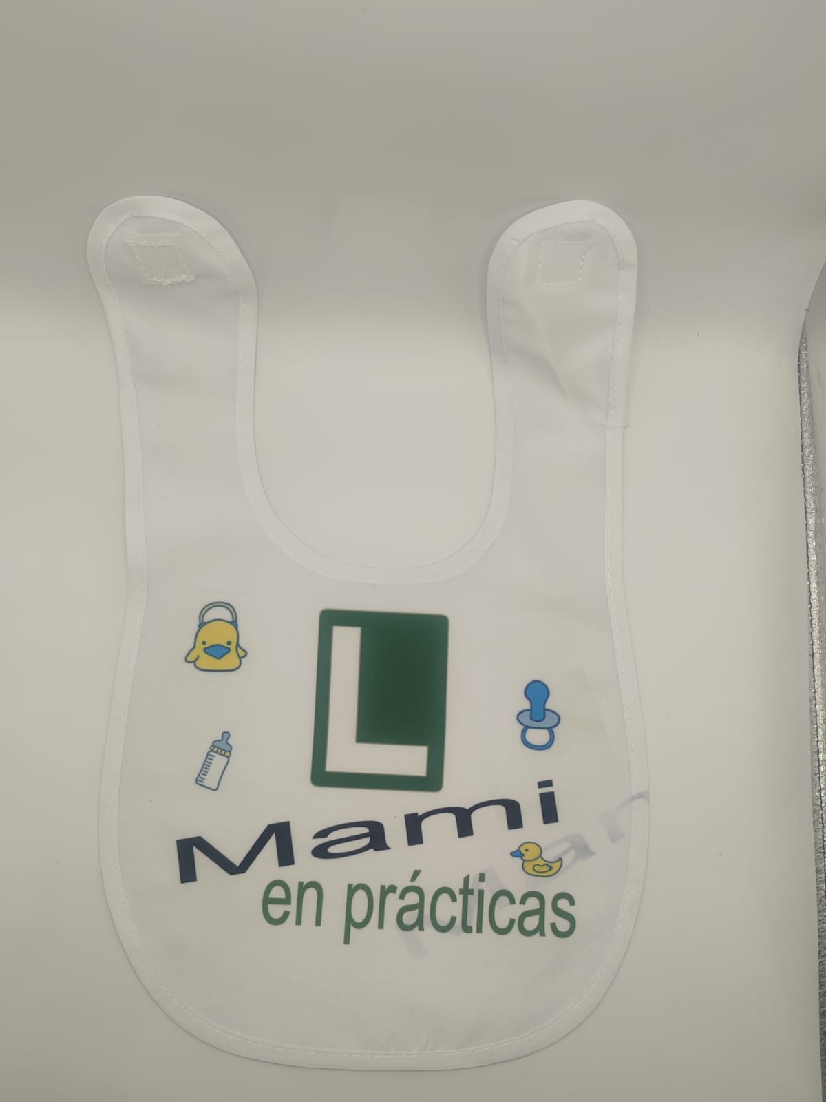 Babero 'Mami en prácticas'