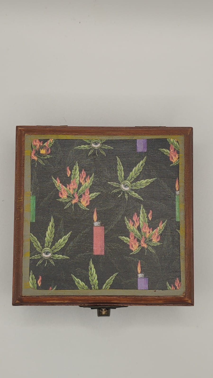 Caja de madera efecto decorativo