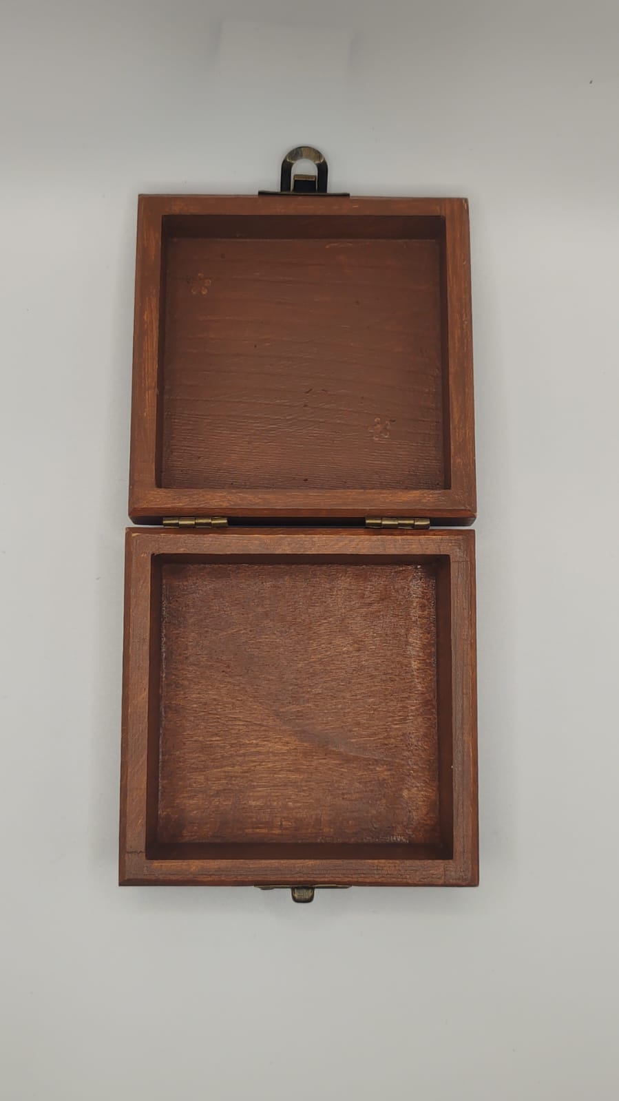 Caja de madera efecto decorativo