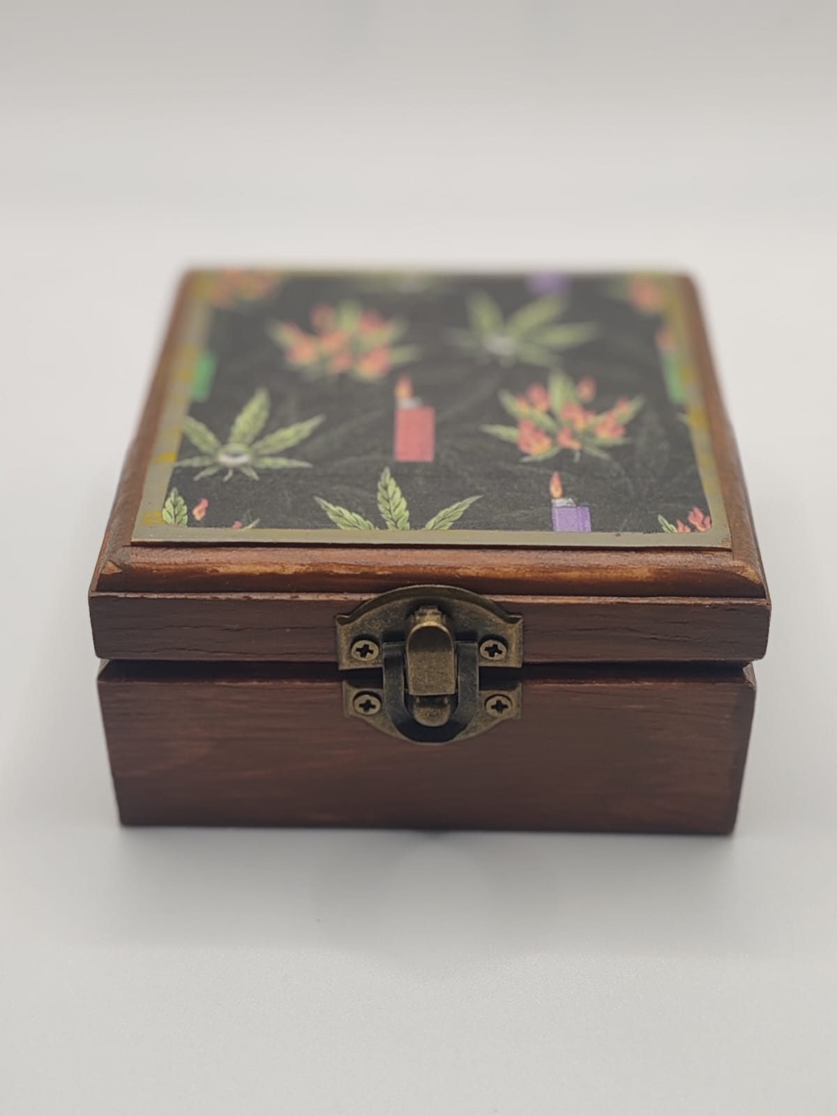 Caja de madera efecto decorativo