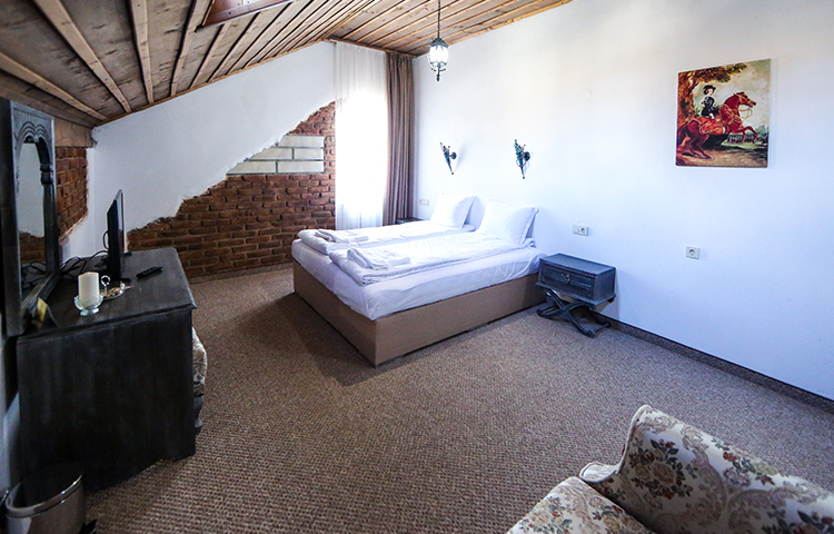 The Chamber of Starlight and Moonshine