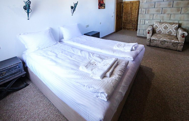 The Chamber of Starlight and Moonshine