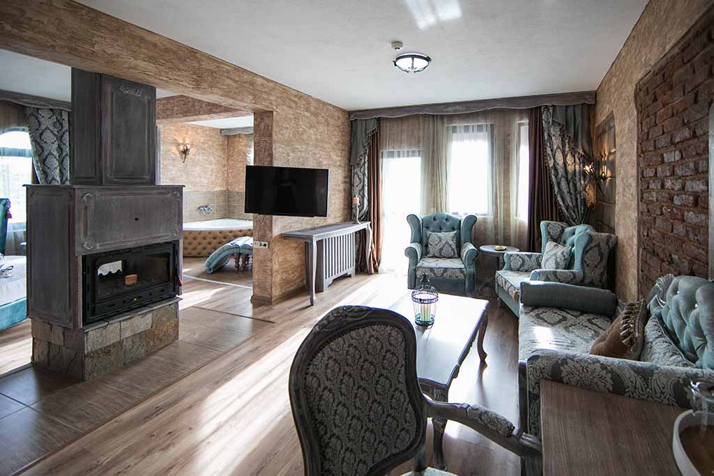 The House of Moonlight’s Melody