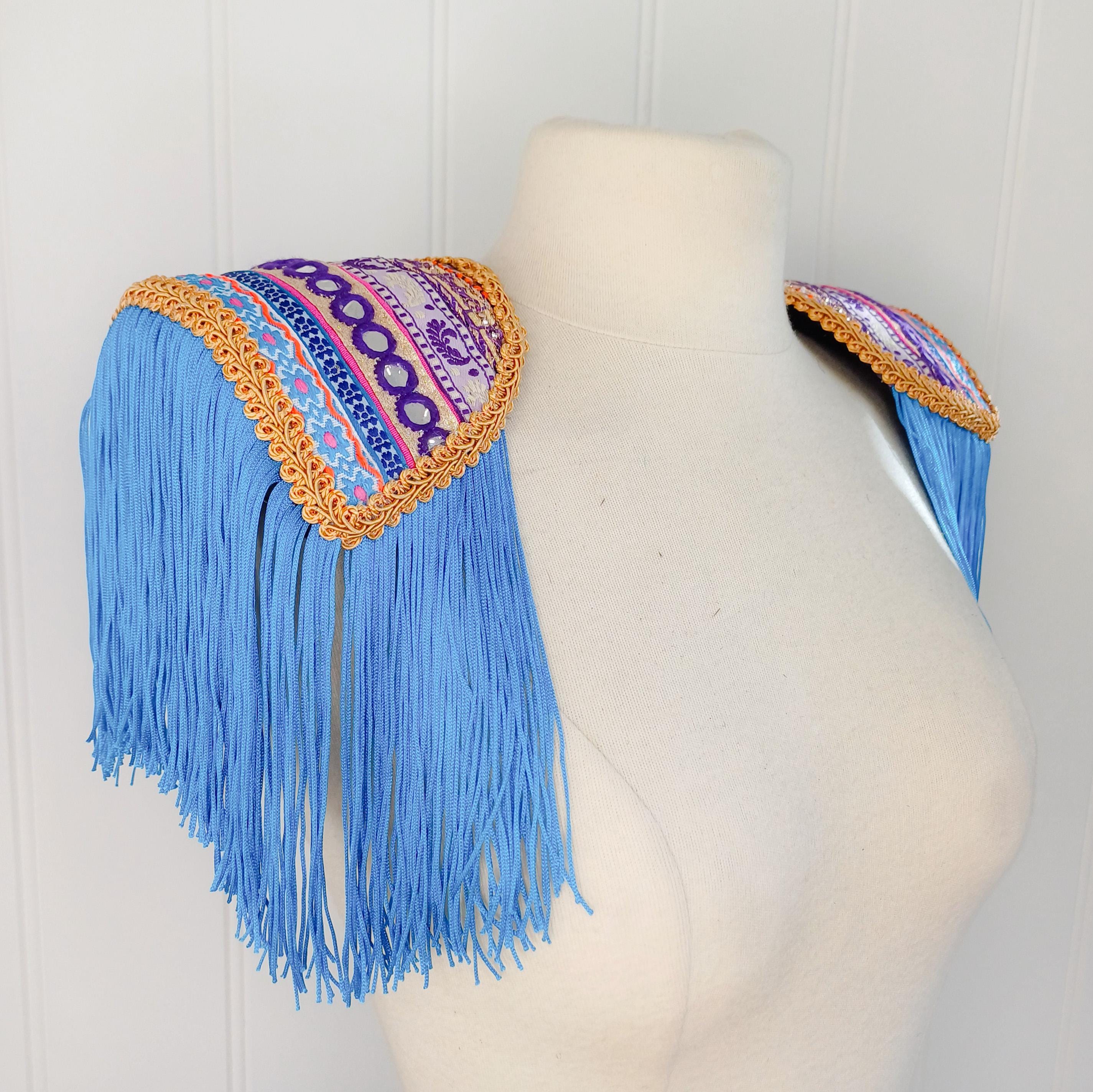 Fringed epaulettes 