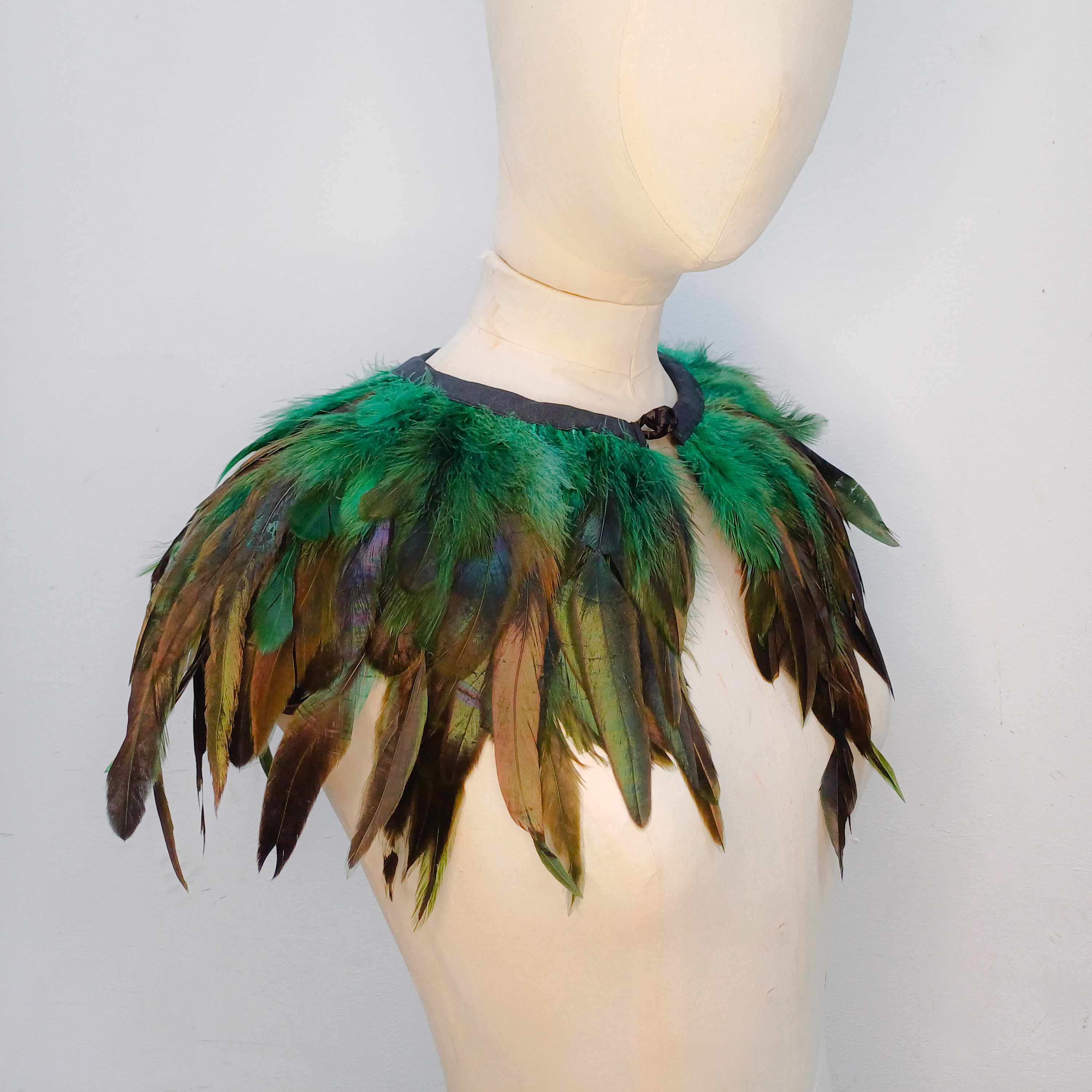 Feather collar