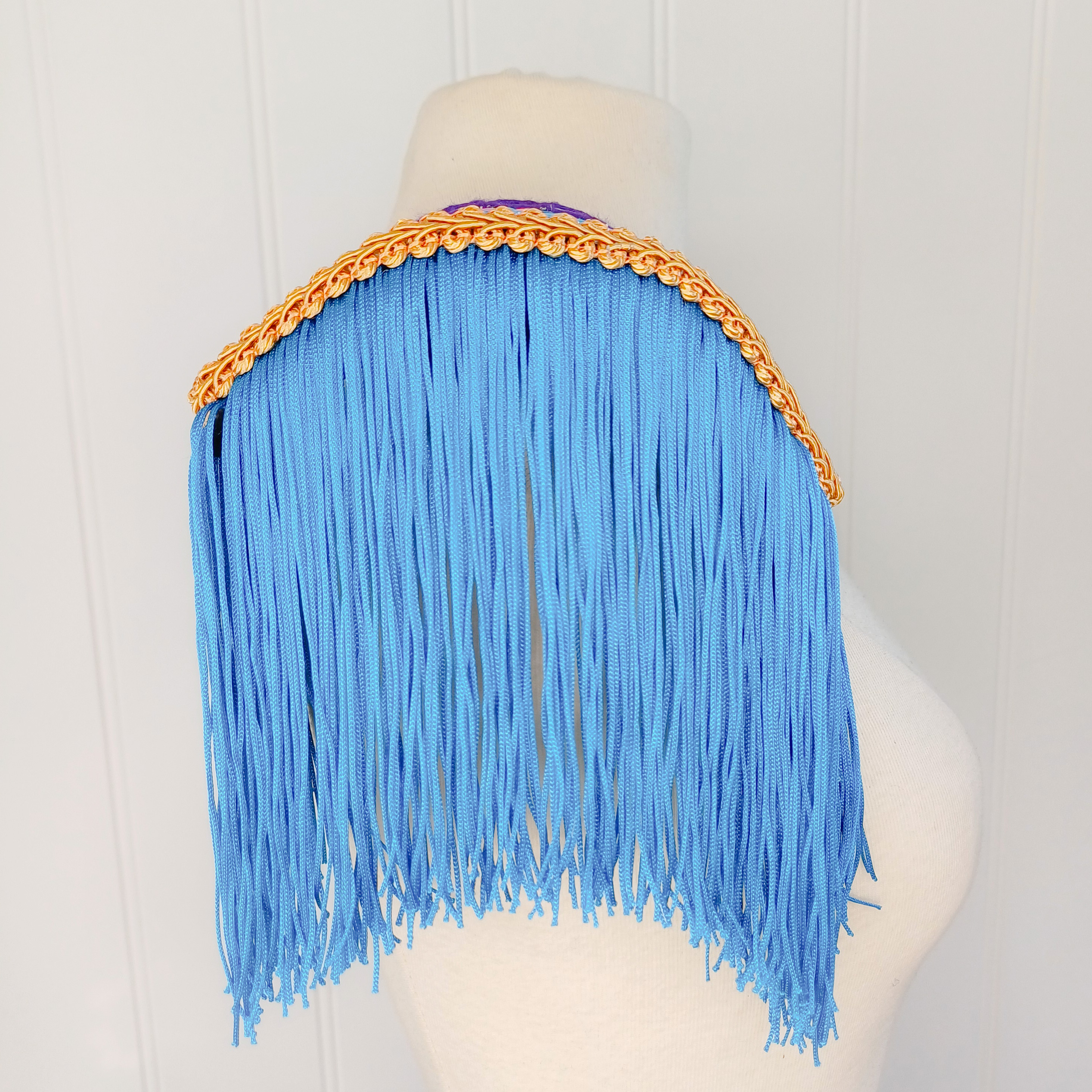 Fringed epaulettes 