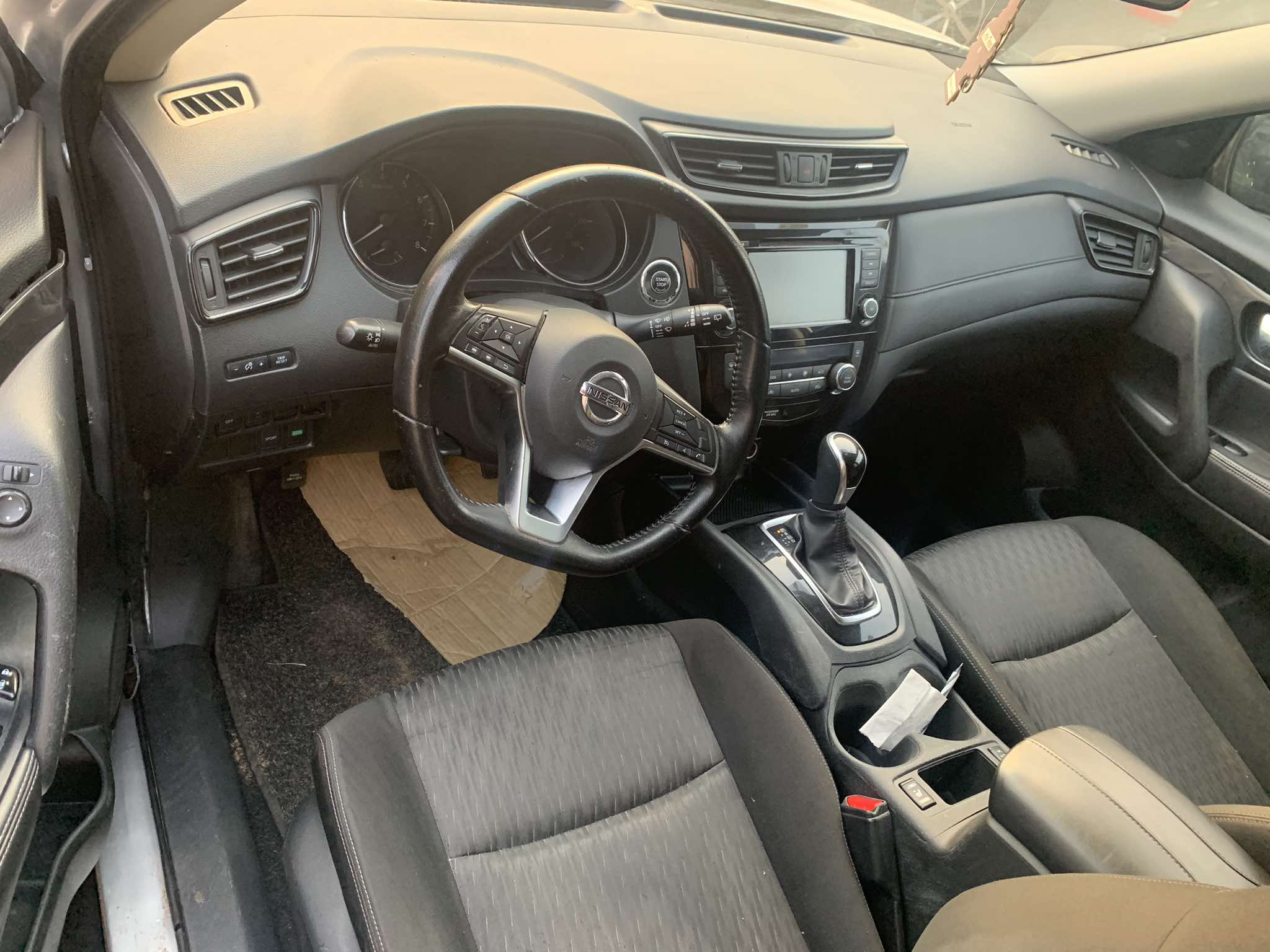 2020 Nissan Rogue Stock#:015-2024