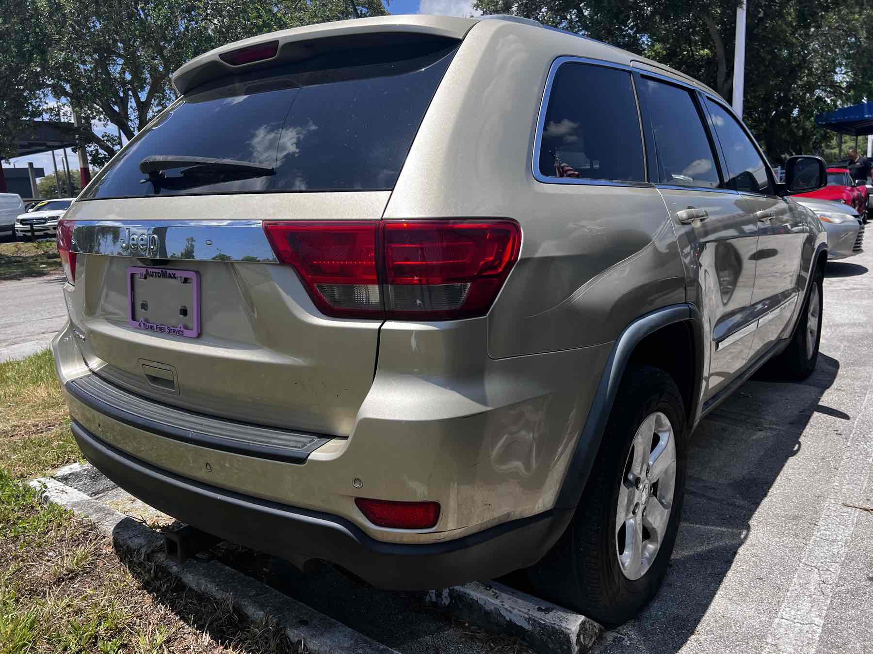 2011 Grand Cherokee Stock#: 017-2025