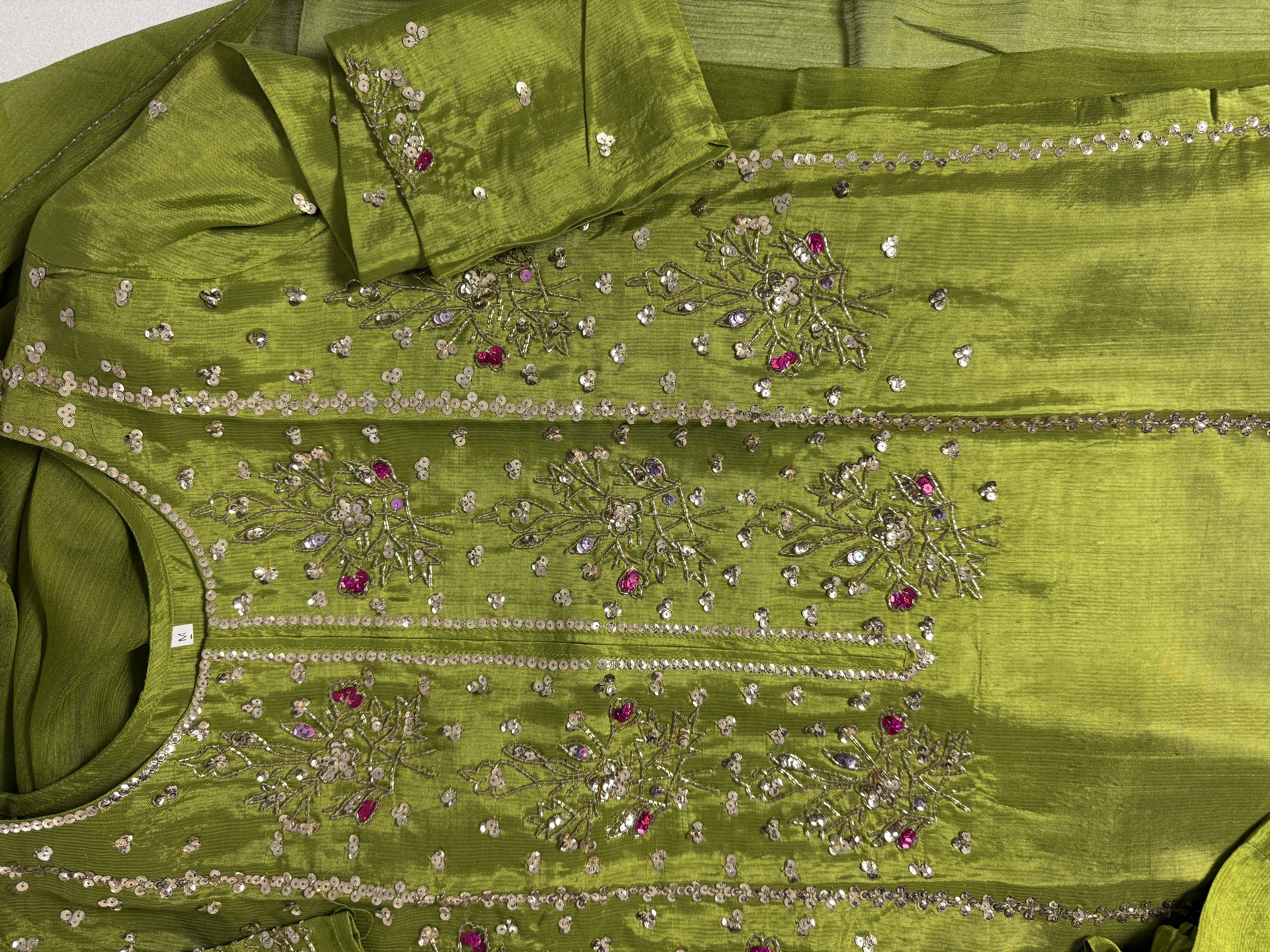 Radiant Rose - Parrot Green