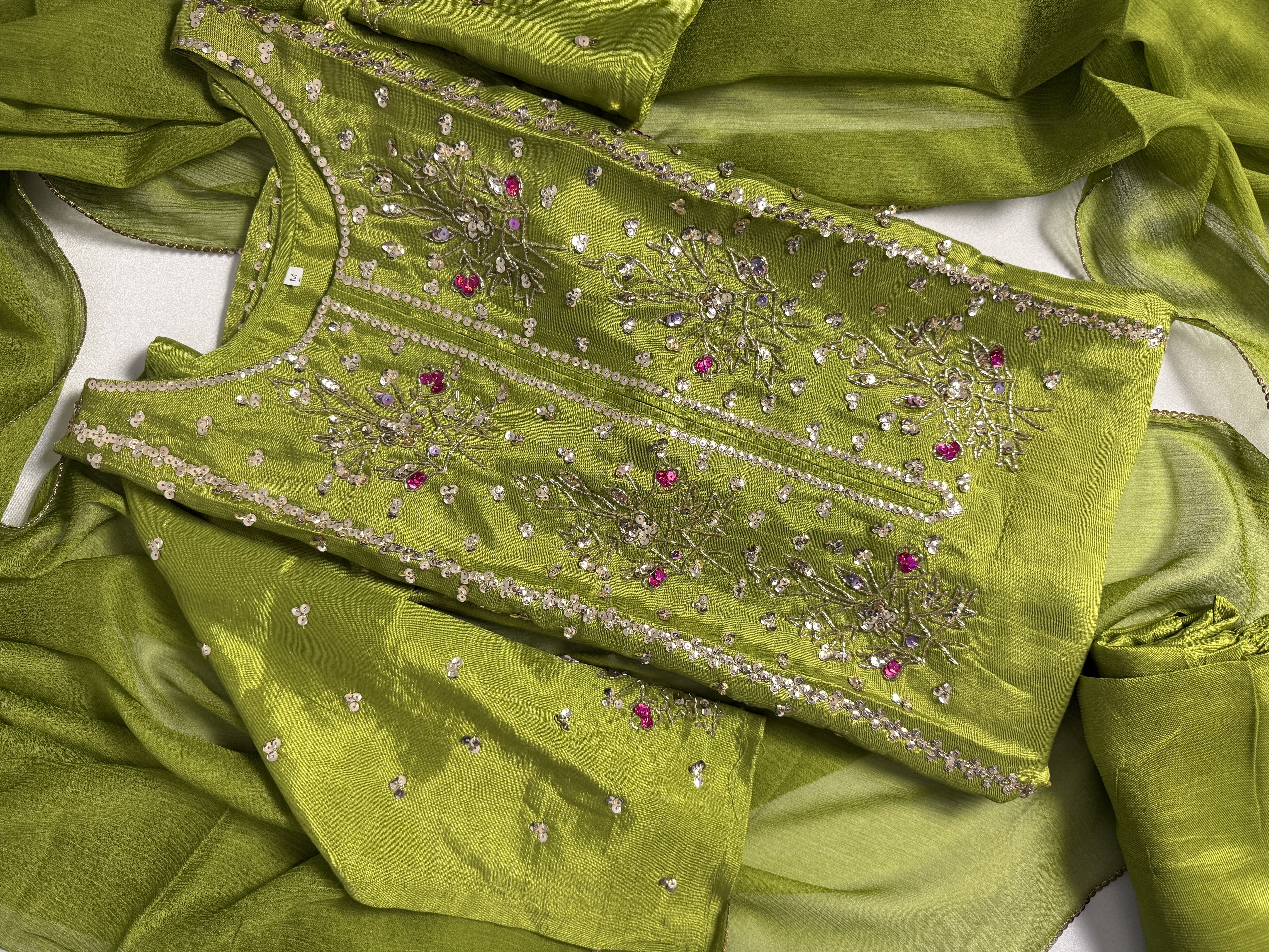 Radiant Rose - Parrot Green