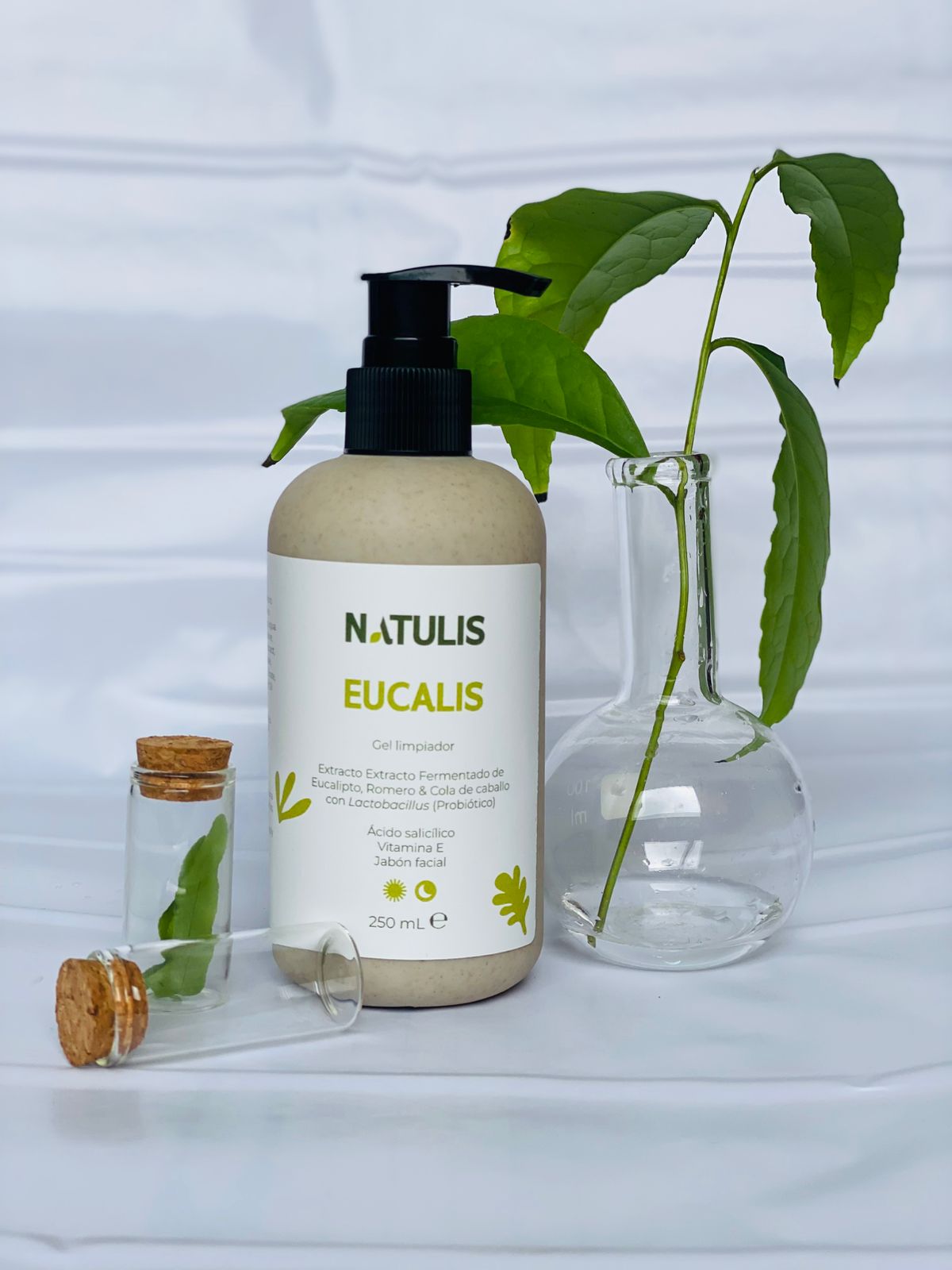 Eucalis - Limpiador facial en gel