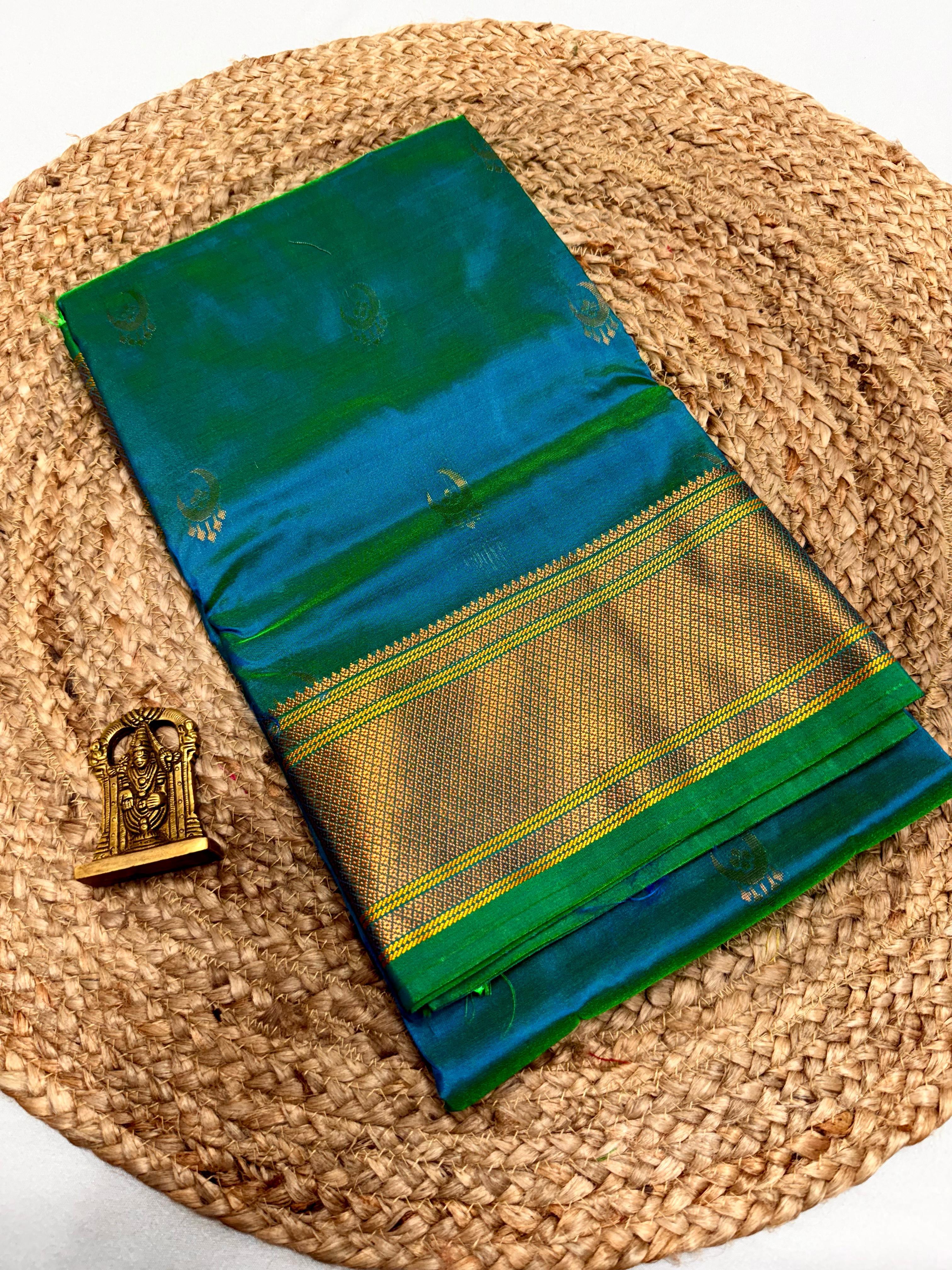 Chandrama Kalanjali Paithani