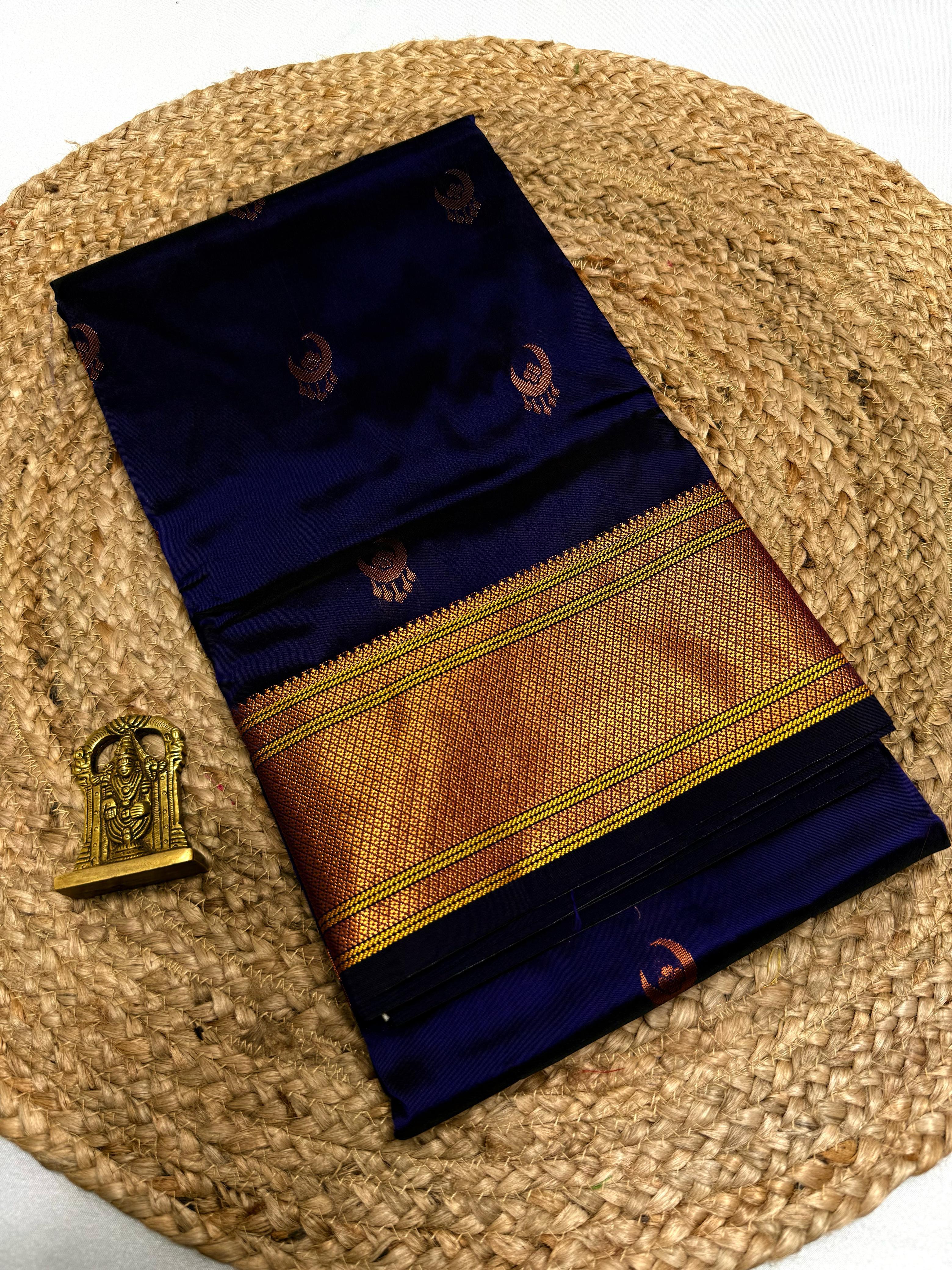 Chandrama Kalanjali Paithani