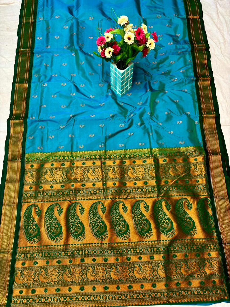 Nath Kadiyal Paithani