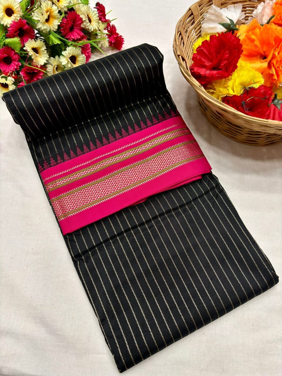 Lining Irkal Paithani